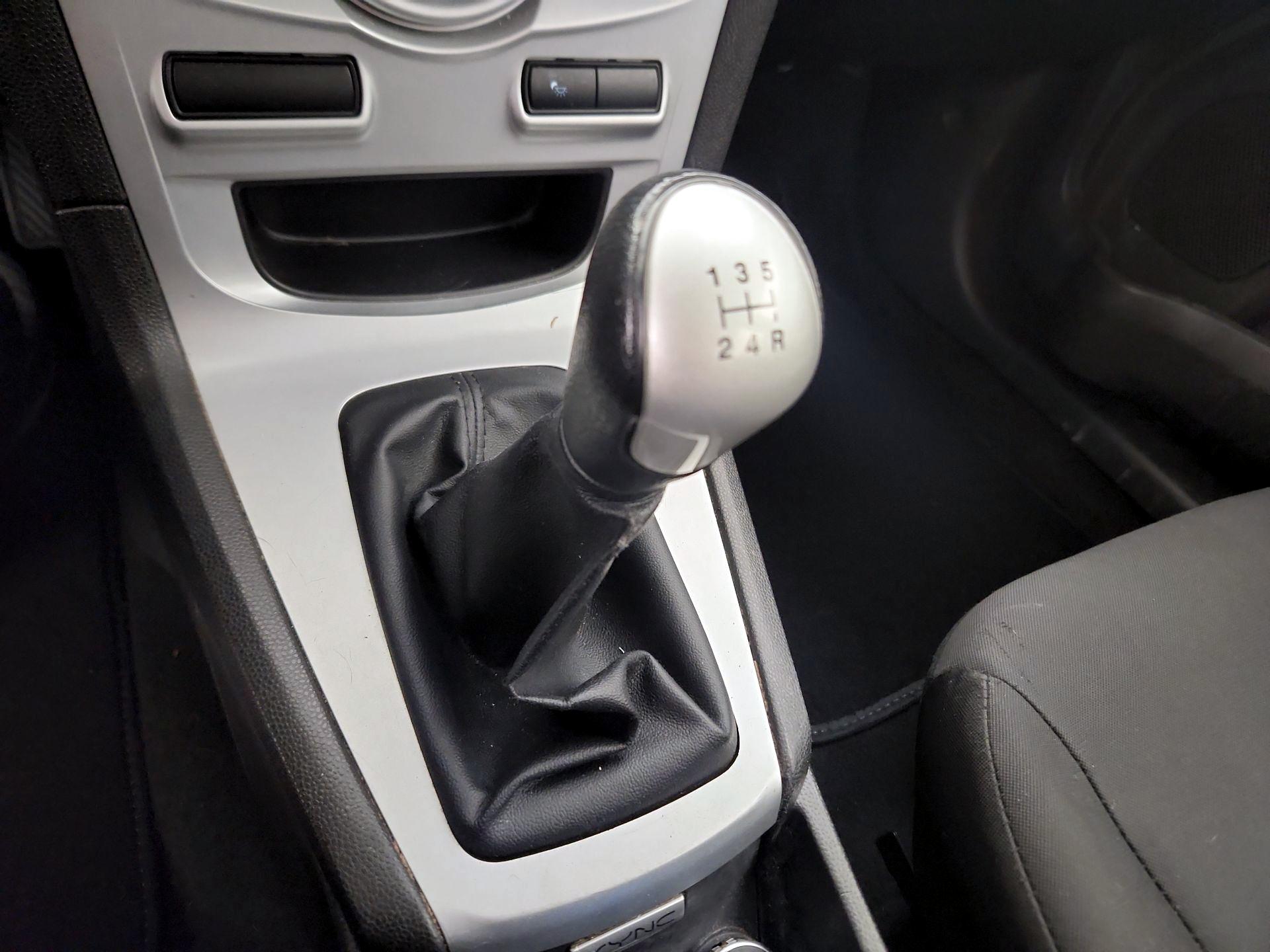 Thumbnail: 2016 Ford Fiesta - 16