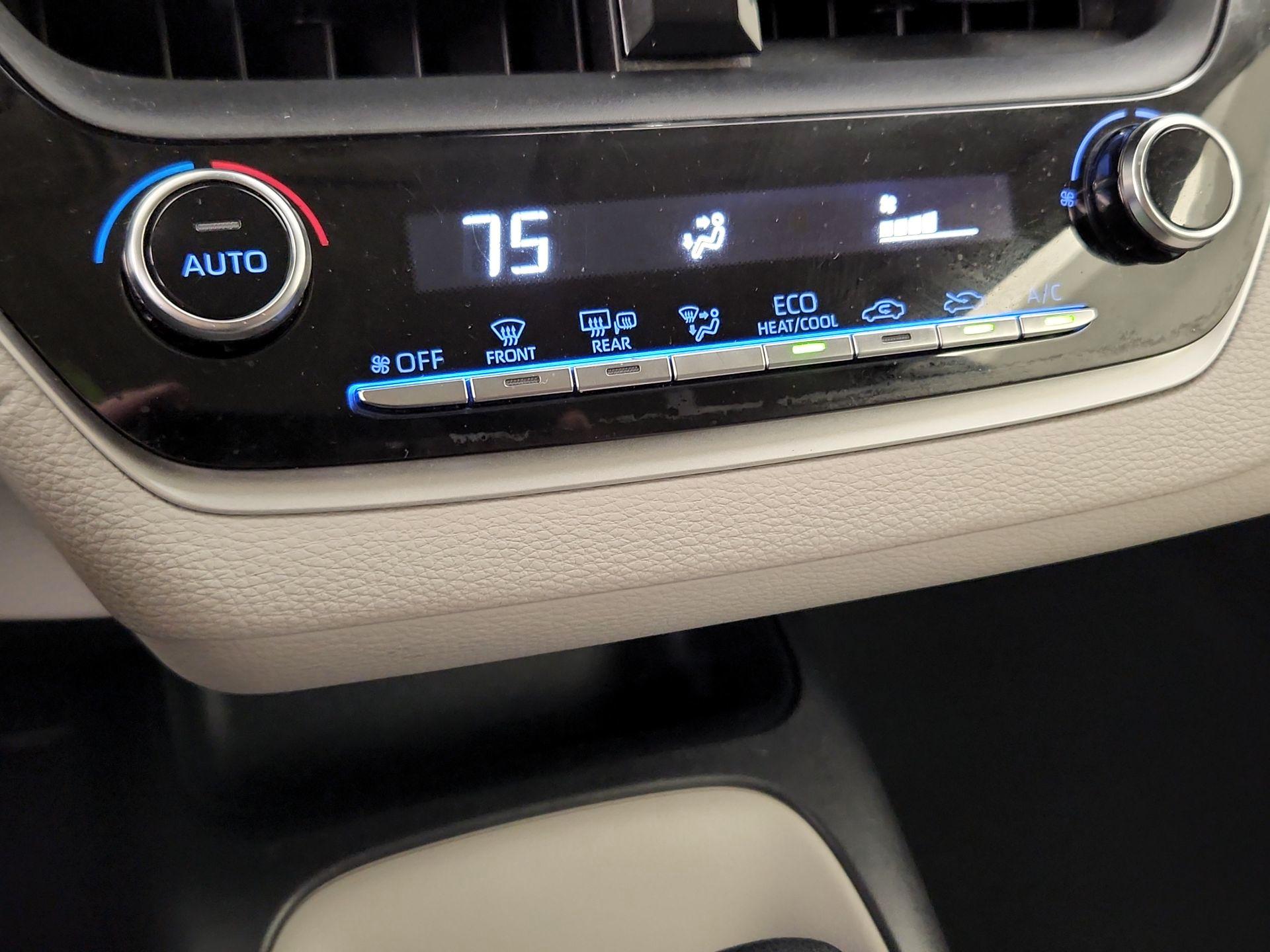 Thumbnail: 2021 Toyota Corolla - 16