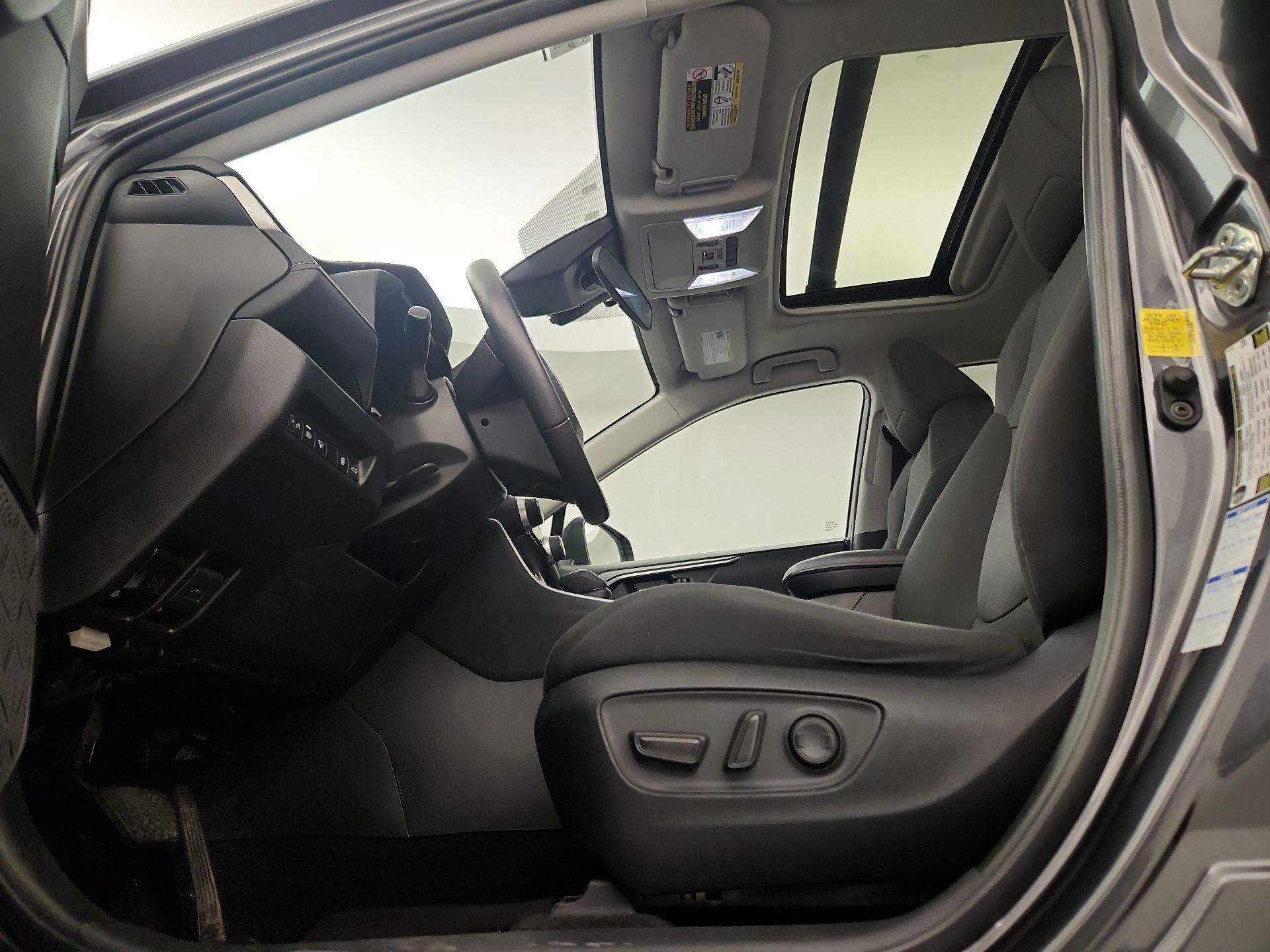 Thumbnail: 2022 Toyota RAV4 - 19