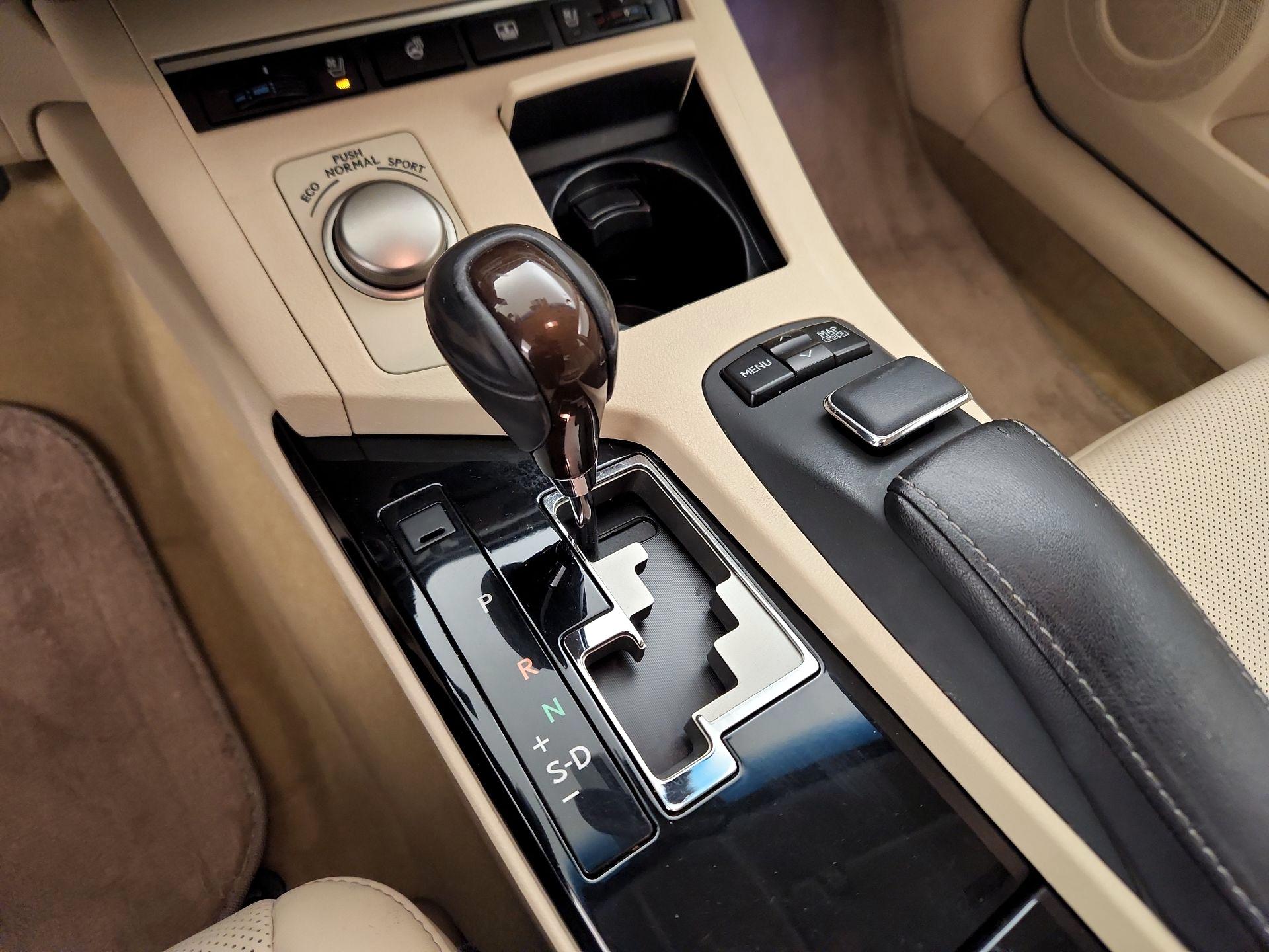 Thumbnail: 2014 Lexus ES - 18