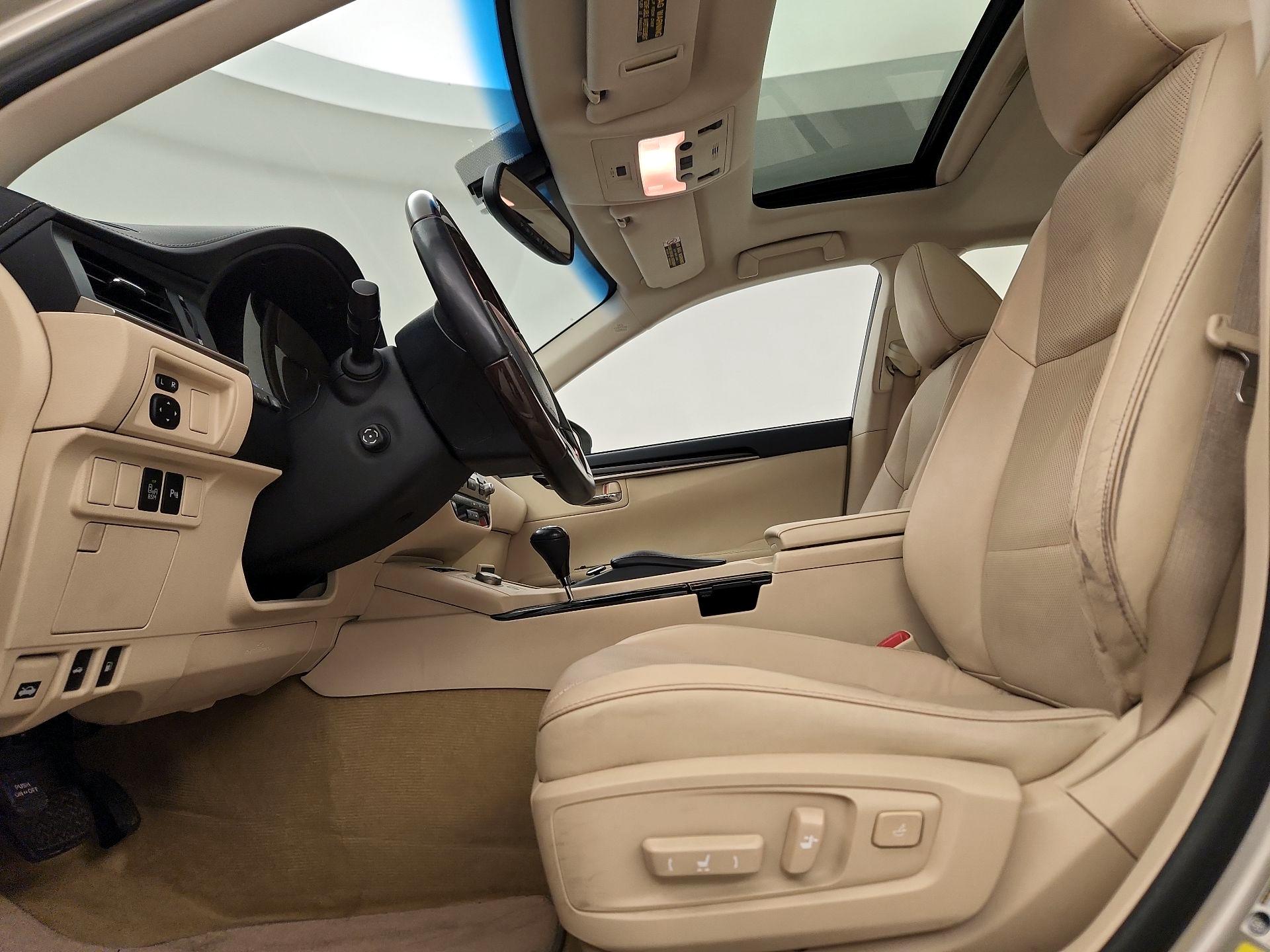 Thumbnail: 2014 Lexus ES - 20