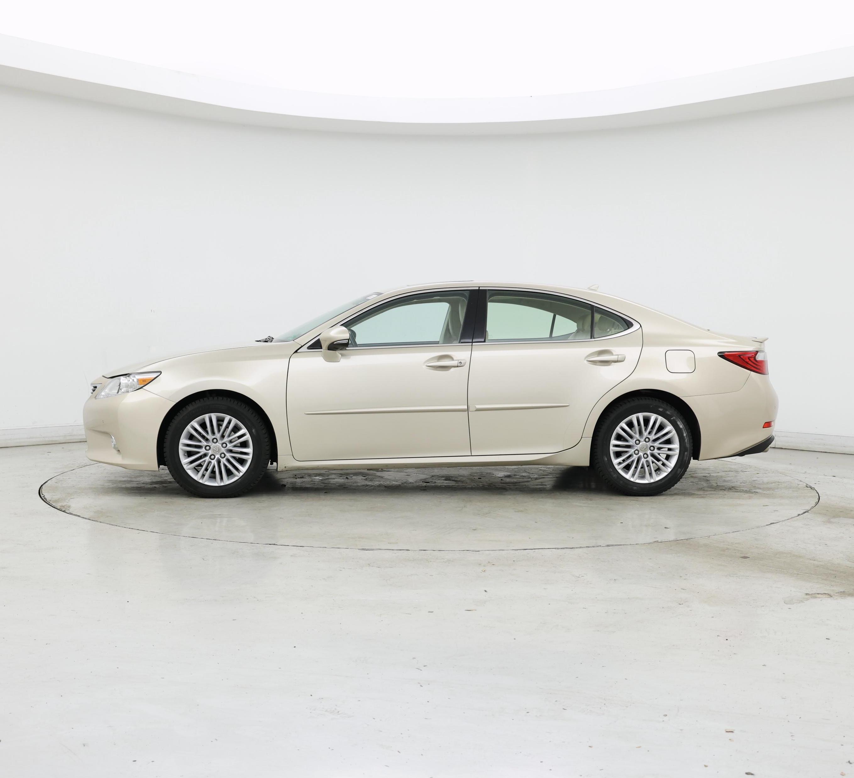 Thumbnail: 2014 Lexus ES - 3