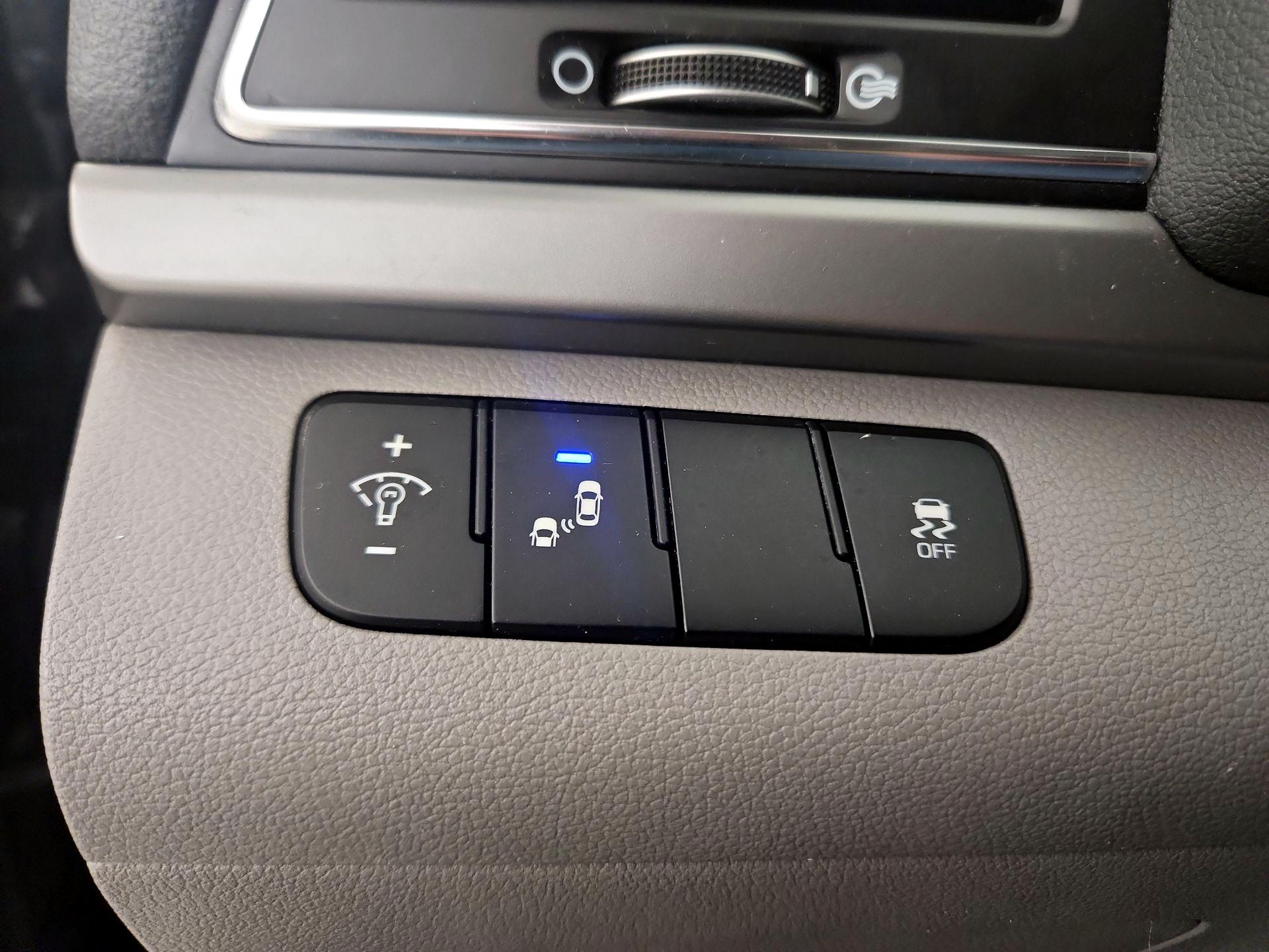 Thumbnail: 2018 Hyundai Elantra - 13