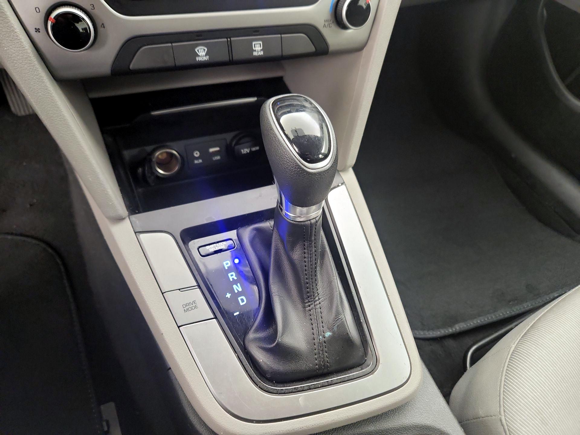 Thumbnail: 2018 Hyundai Elantra - 17