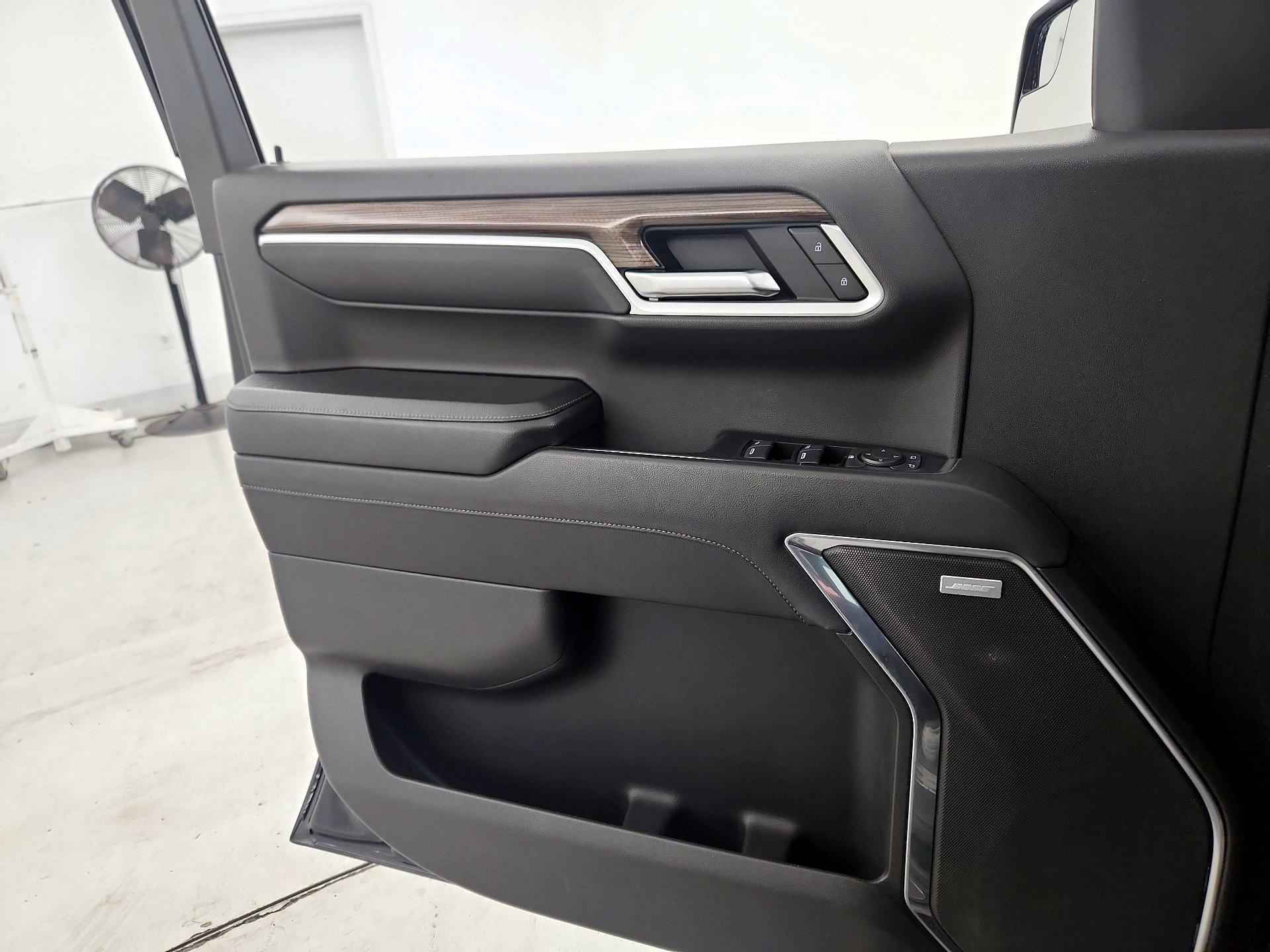 Thumbnail: 2022 Chevrolet Silverado 1500 - 12