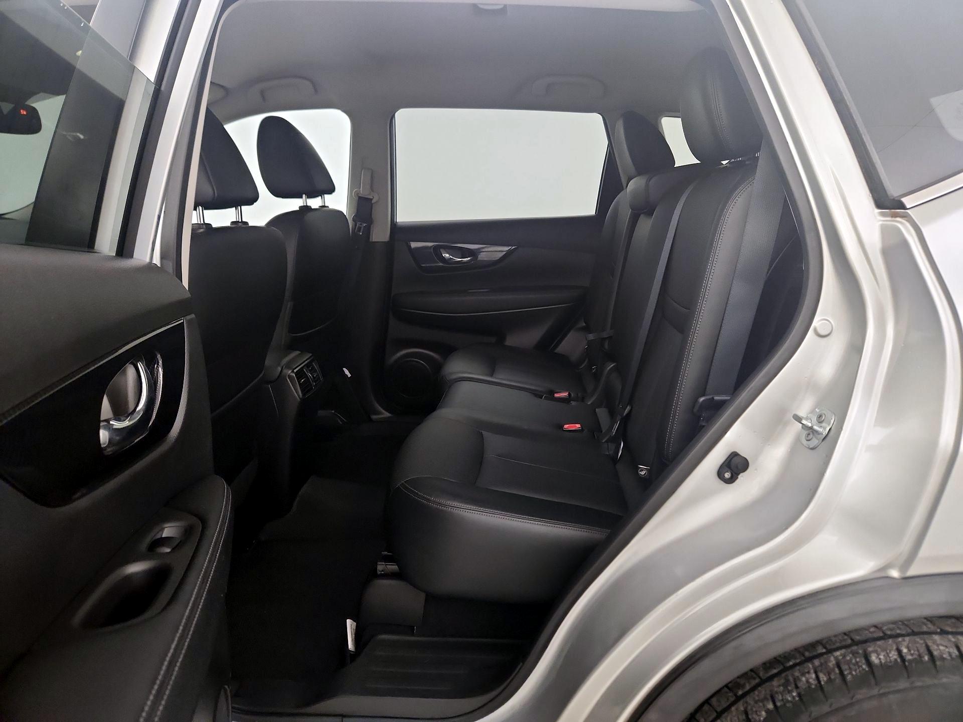 Thumbnail: 2017 Nissan Rogue - 20