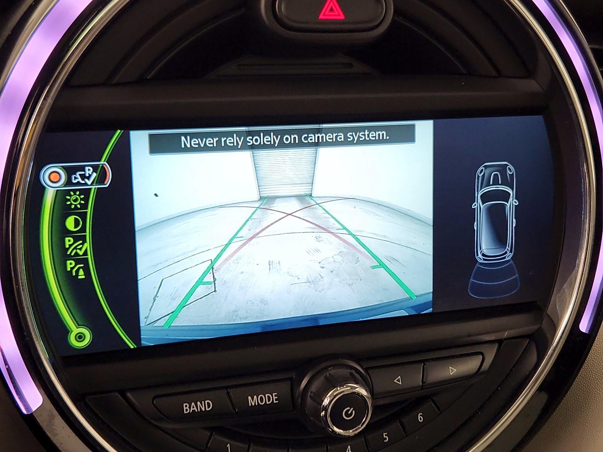 Thumbnail: 2015 MINI Cooper Hardtop - 15