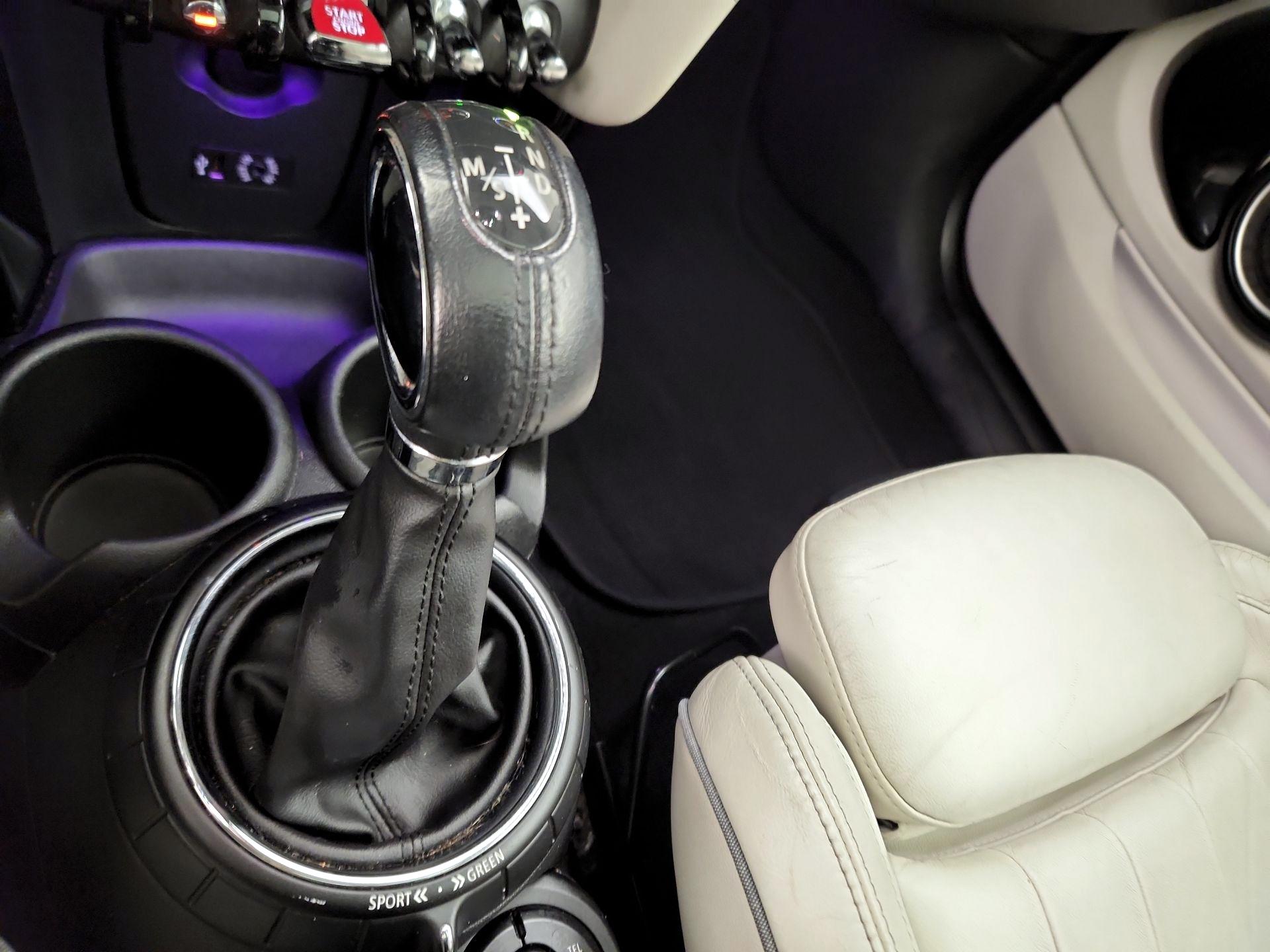 Thumbnail: 2015 MINI Cooper Hardtop - 18