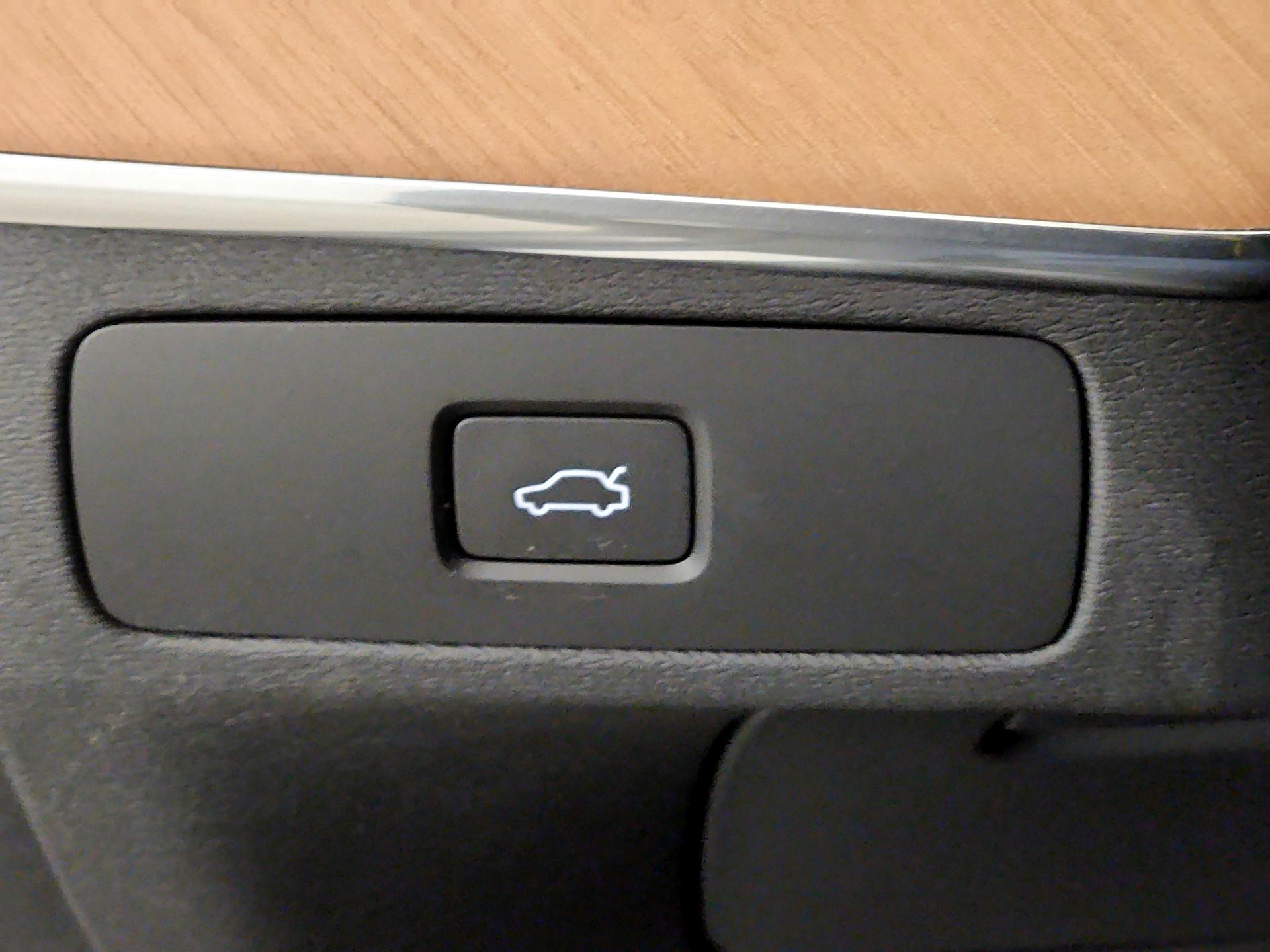 Thumbnail: 2024 Volvo XC90 - 13