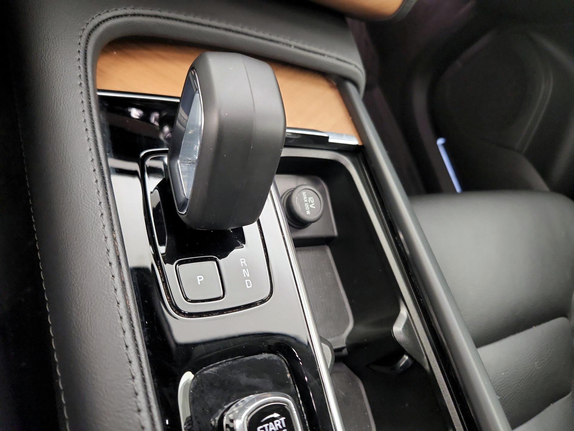 Thumbnail: 2024 Volvo XC90 - 18