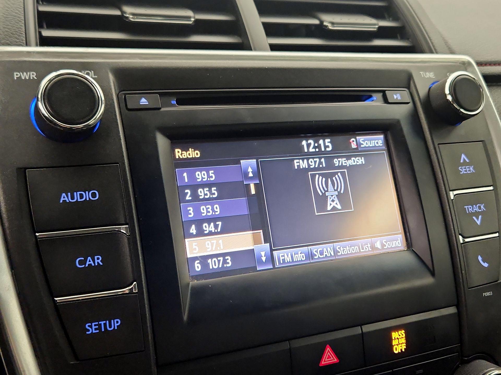 Thumbnail: 2015 Toyota Camry - 15