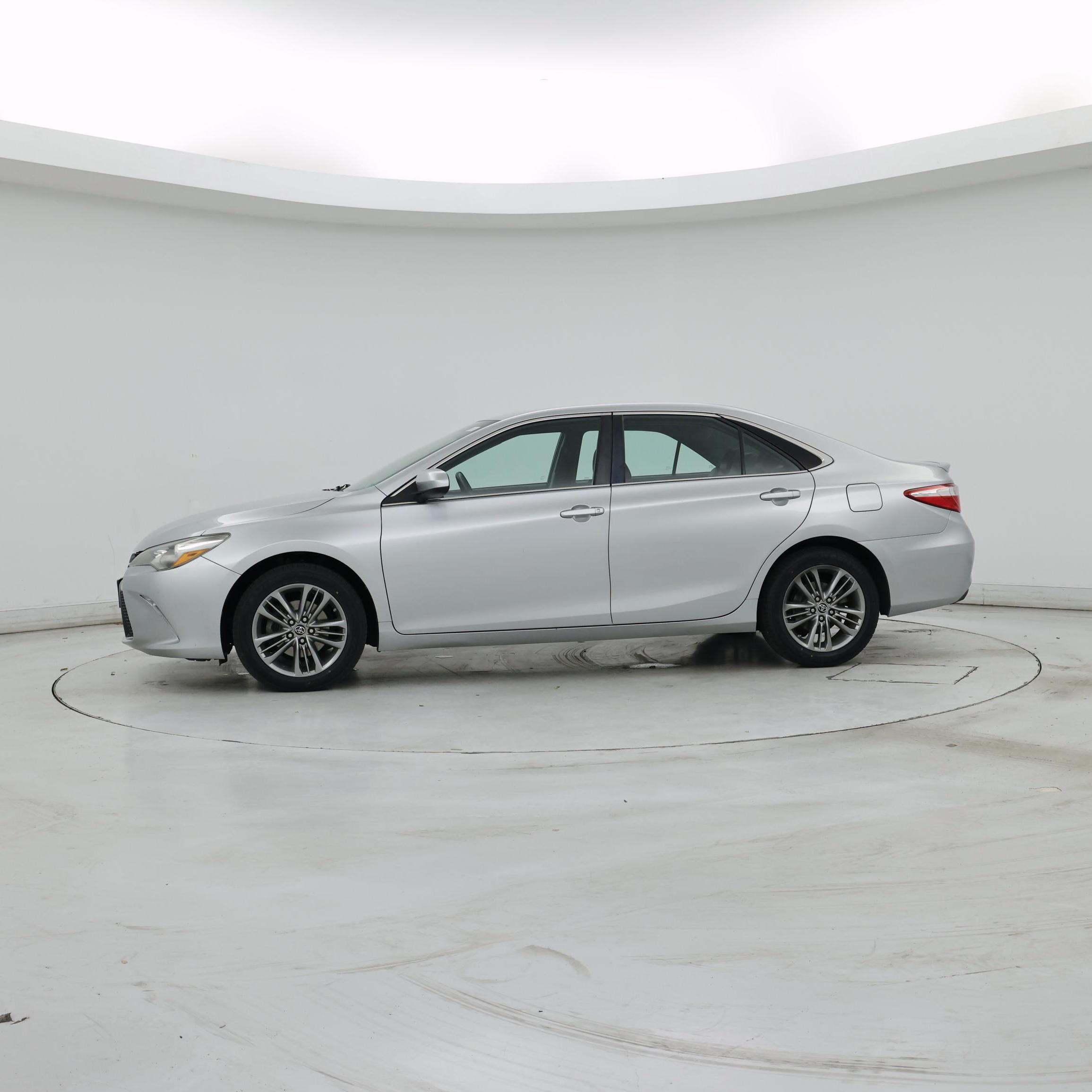 Thumbnail: 2015 Toyota Camry - 3