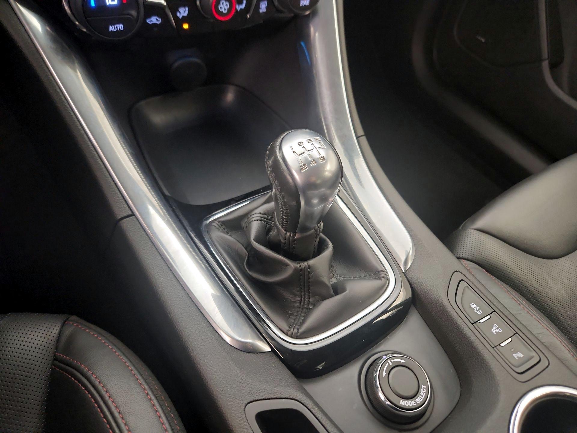 Thumbnail: 2016 Chevrolet  - 16