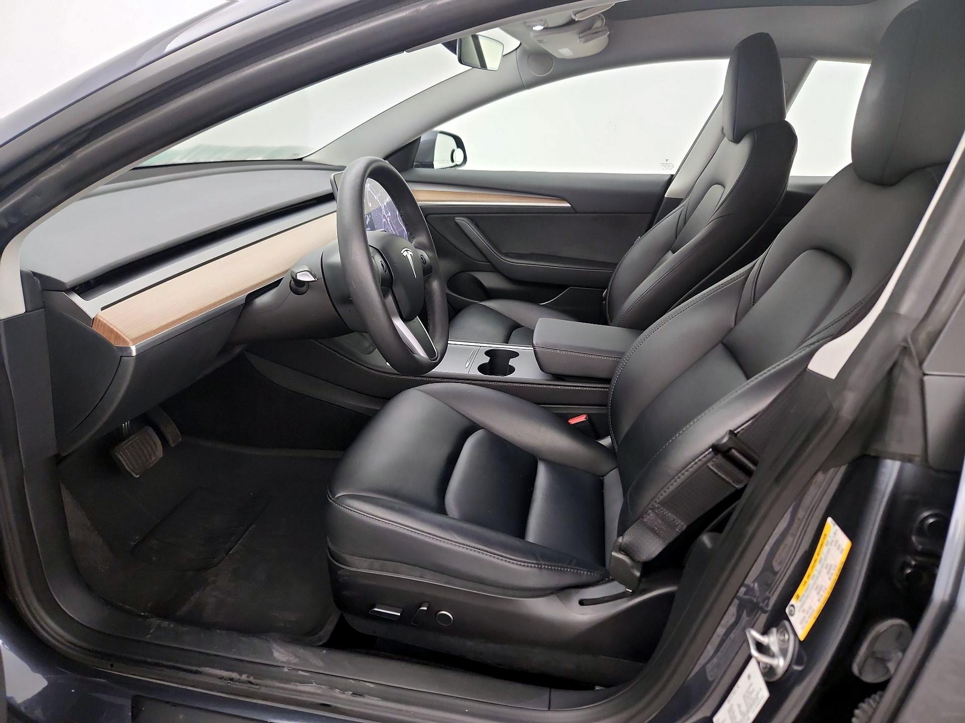Thumbnail: 2023 Tesla Model 3 - 11