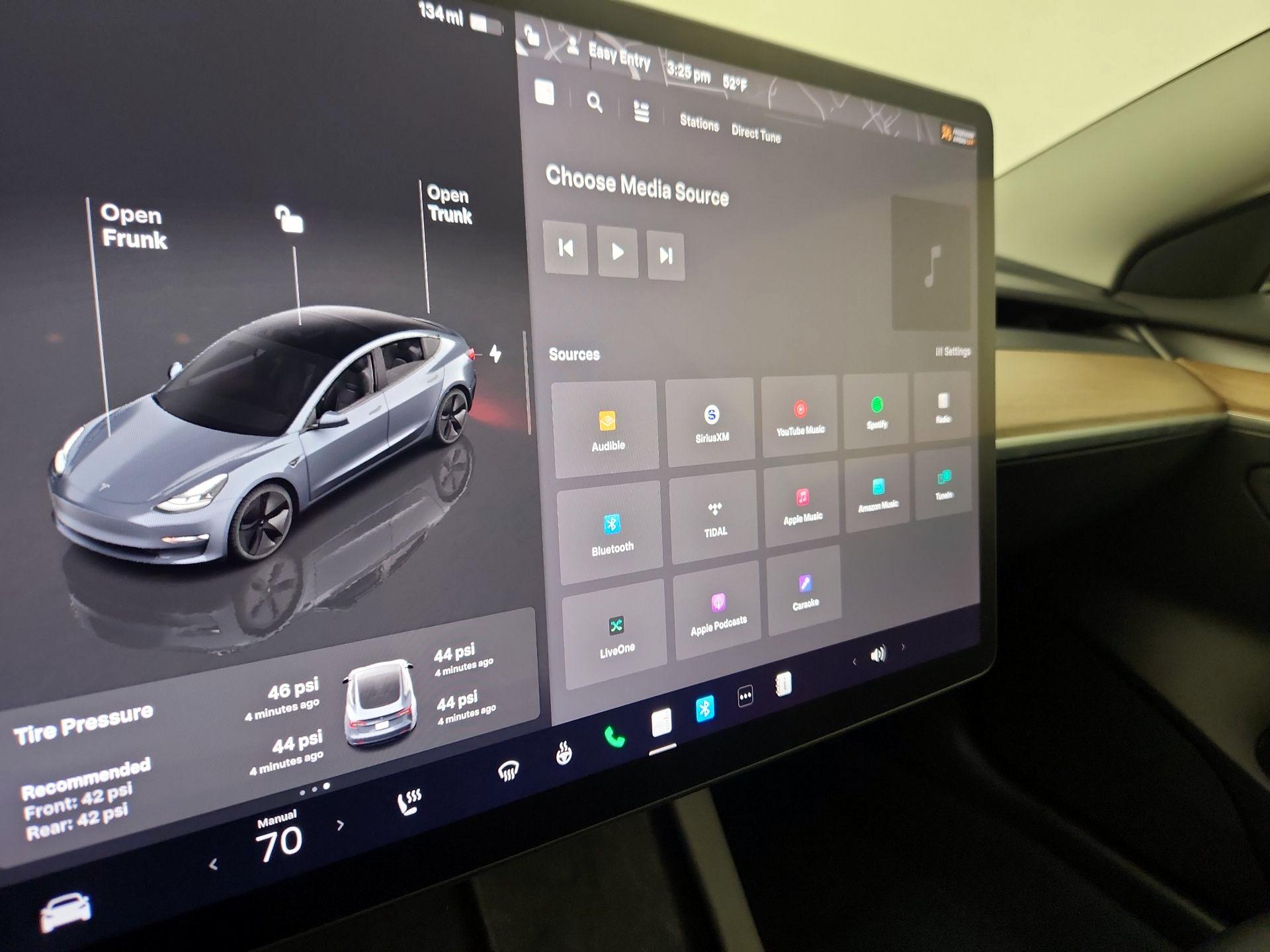 Thumbnail: 2023 Tesla Model 3 - 15