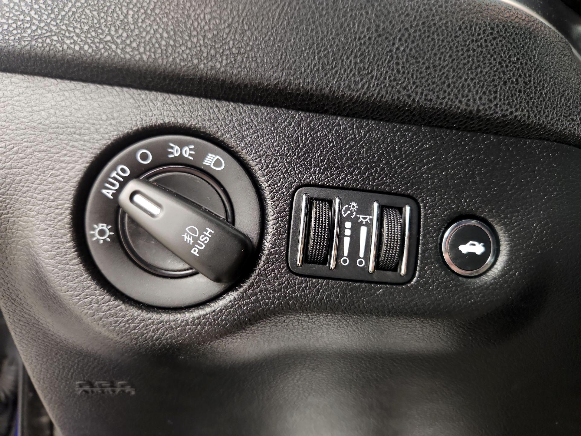 Thumbnail: 2019 Dodge Charger - 13