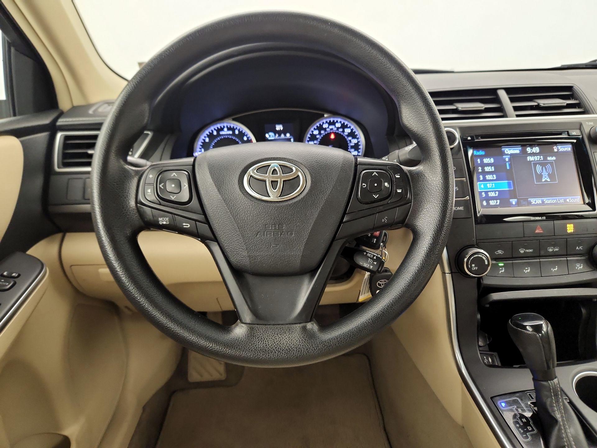 Thumbnail: 2016 Toyota Camry - 10