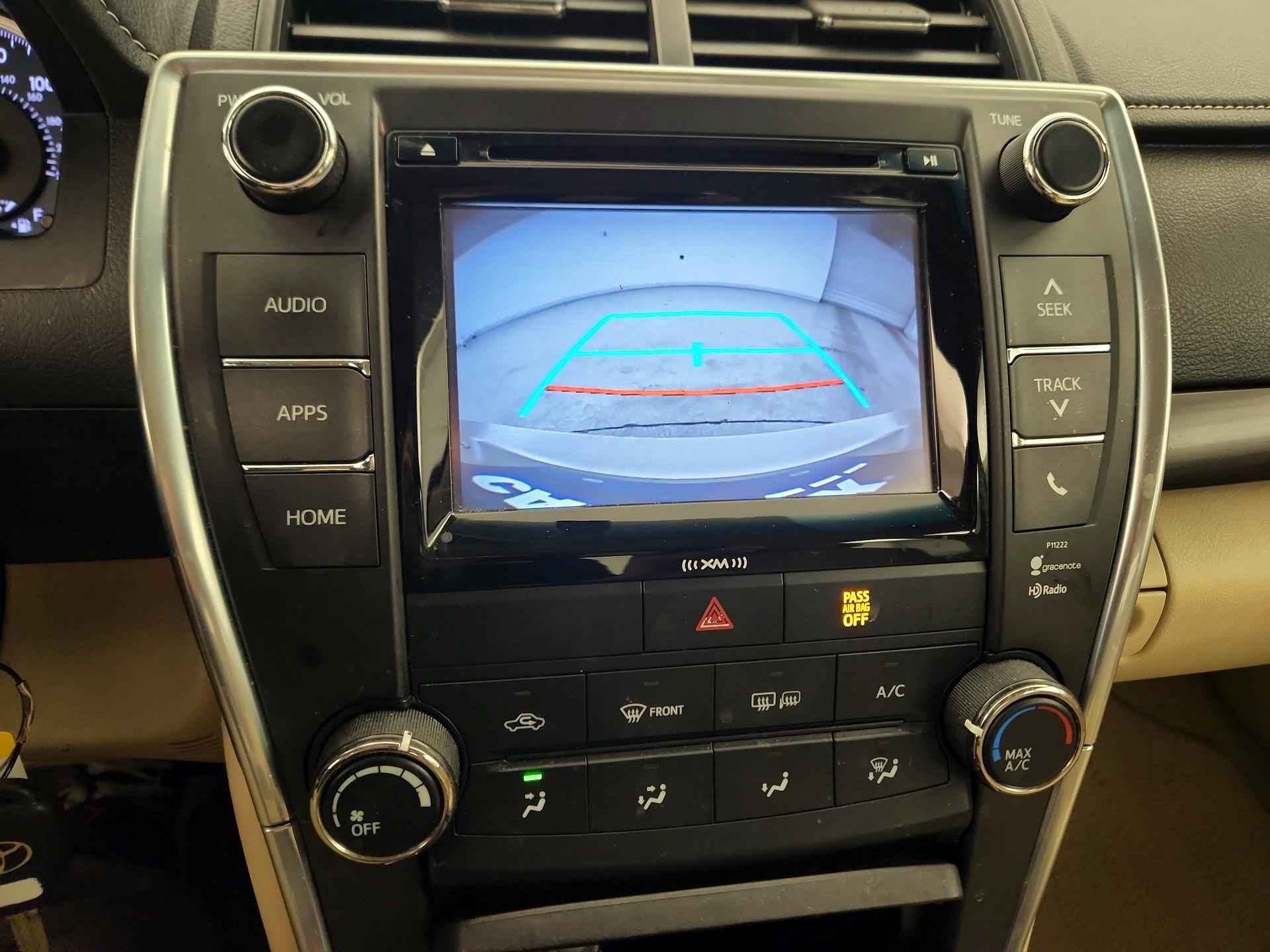 Thumbnail: 2016 Toyota Camry - 14