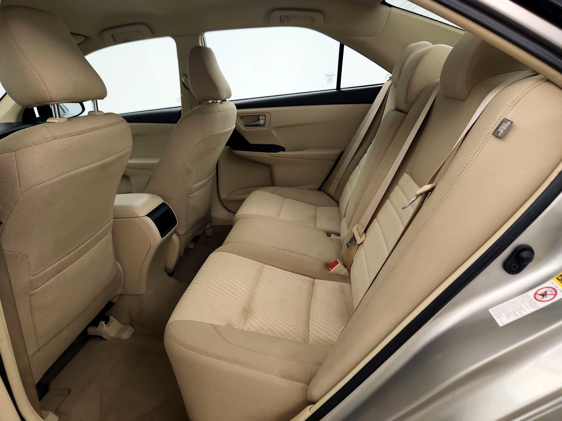 Thumbnail: 2016 Toyota Camry - 18