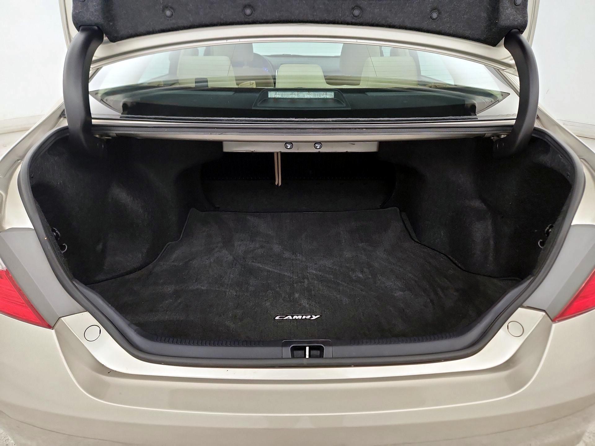 Thumbnail: 2016 Toyota Camry - 19