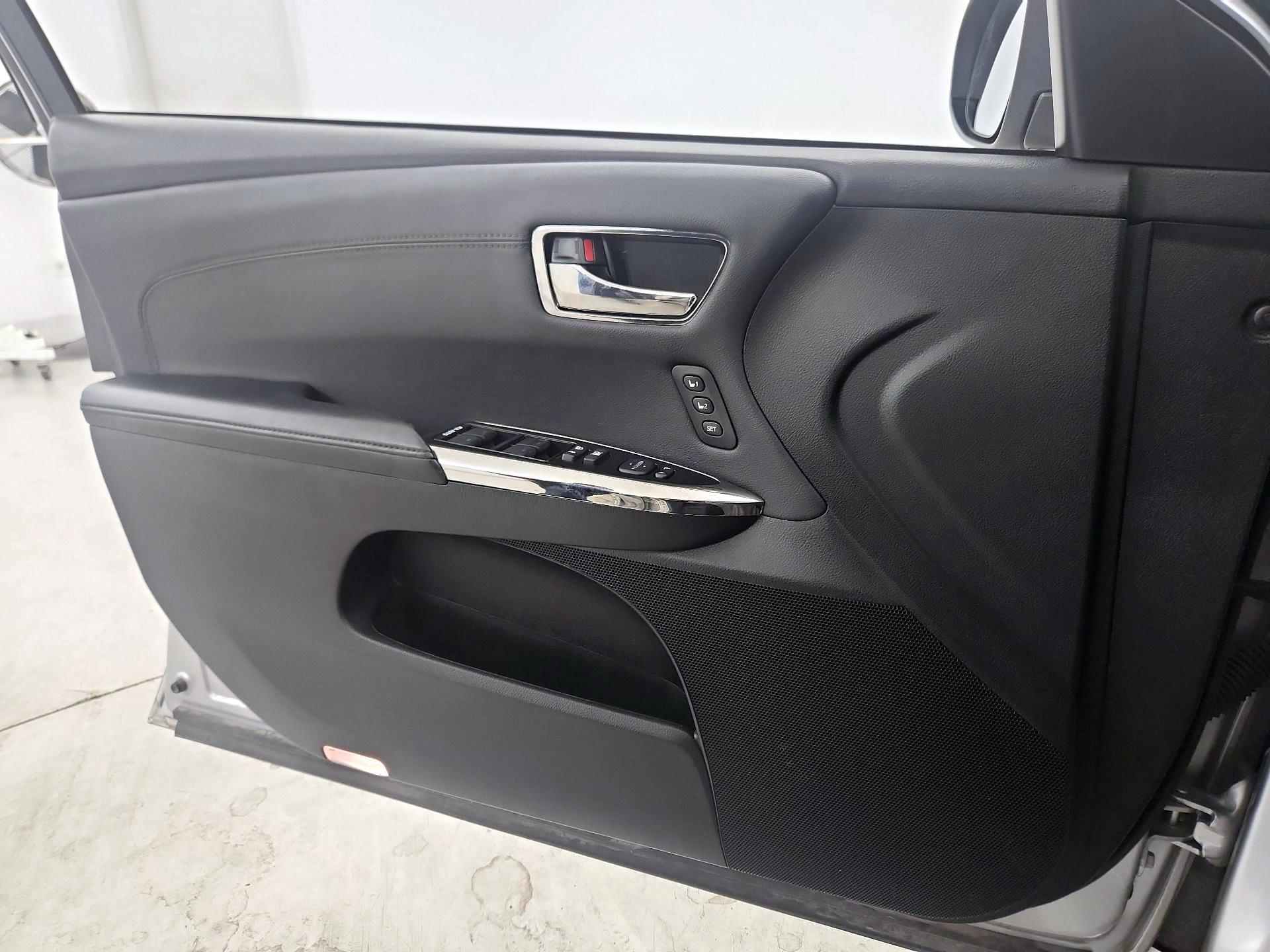 Thumbnail: 2015 Toyota Avalon - 12