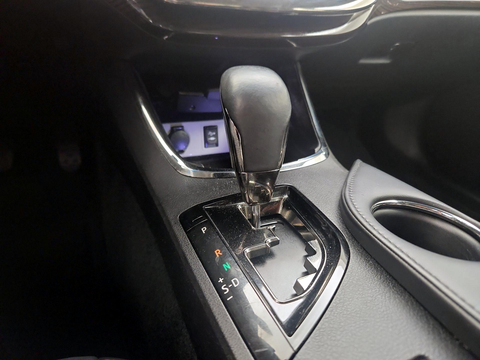 Thumbnail: 2015 Toyota Avalon - 18