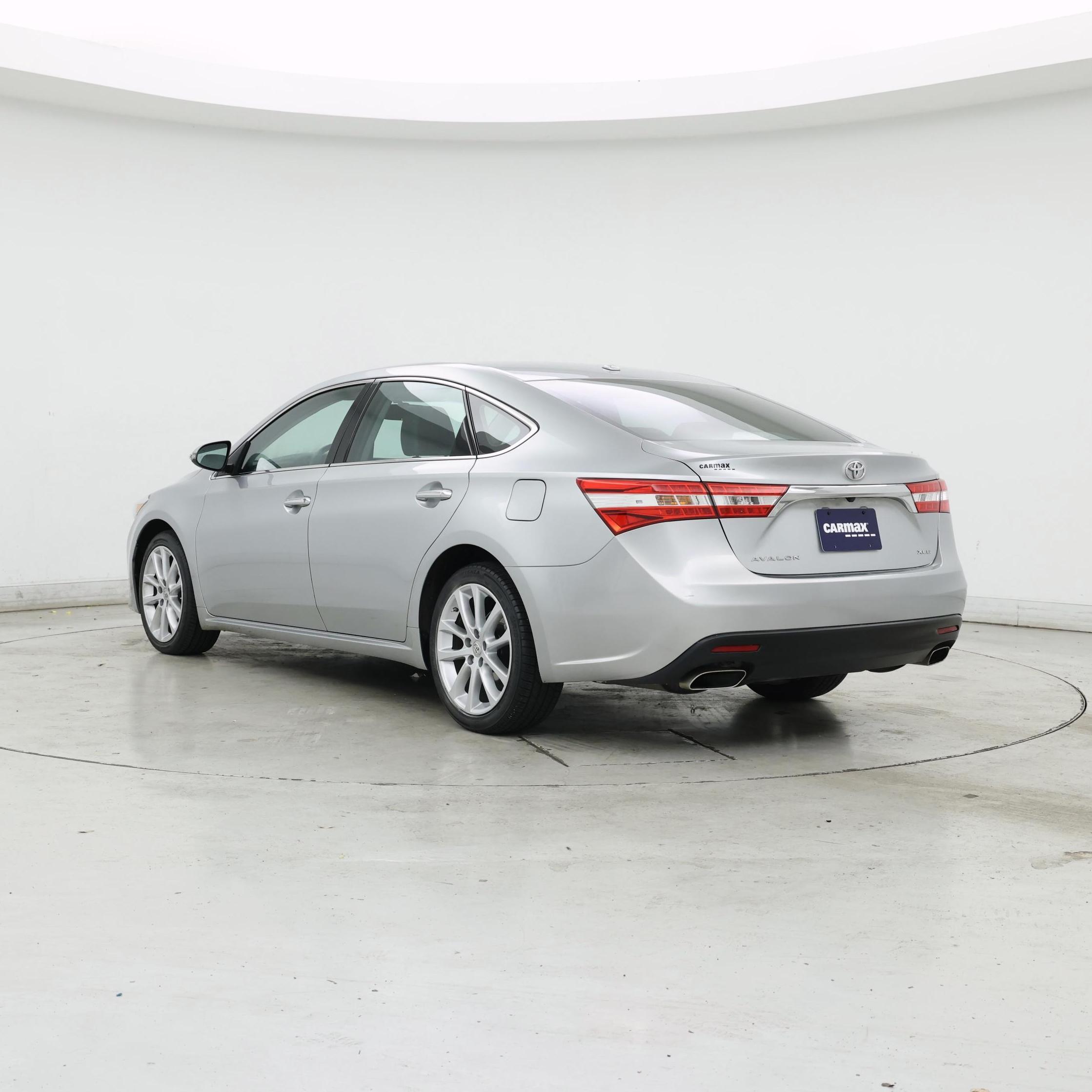 Thumbnail: 2015 Toyota Avalon - 2