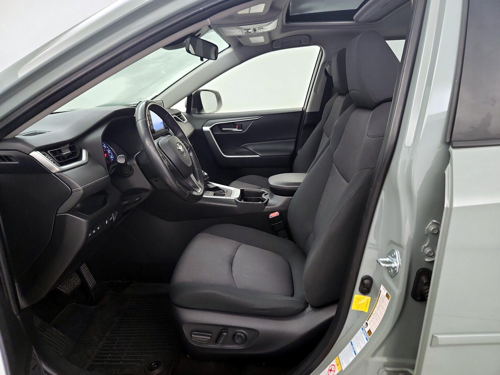 Thumbnail: 2019 Toyota RAV4 - 11