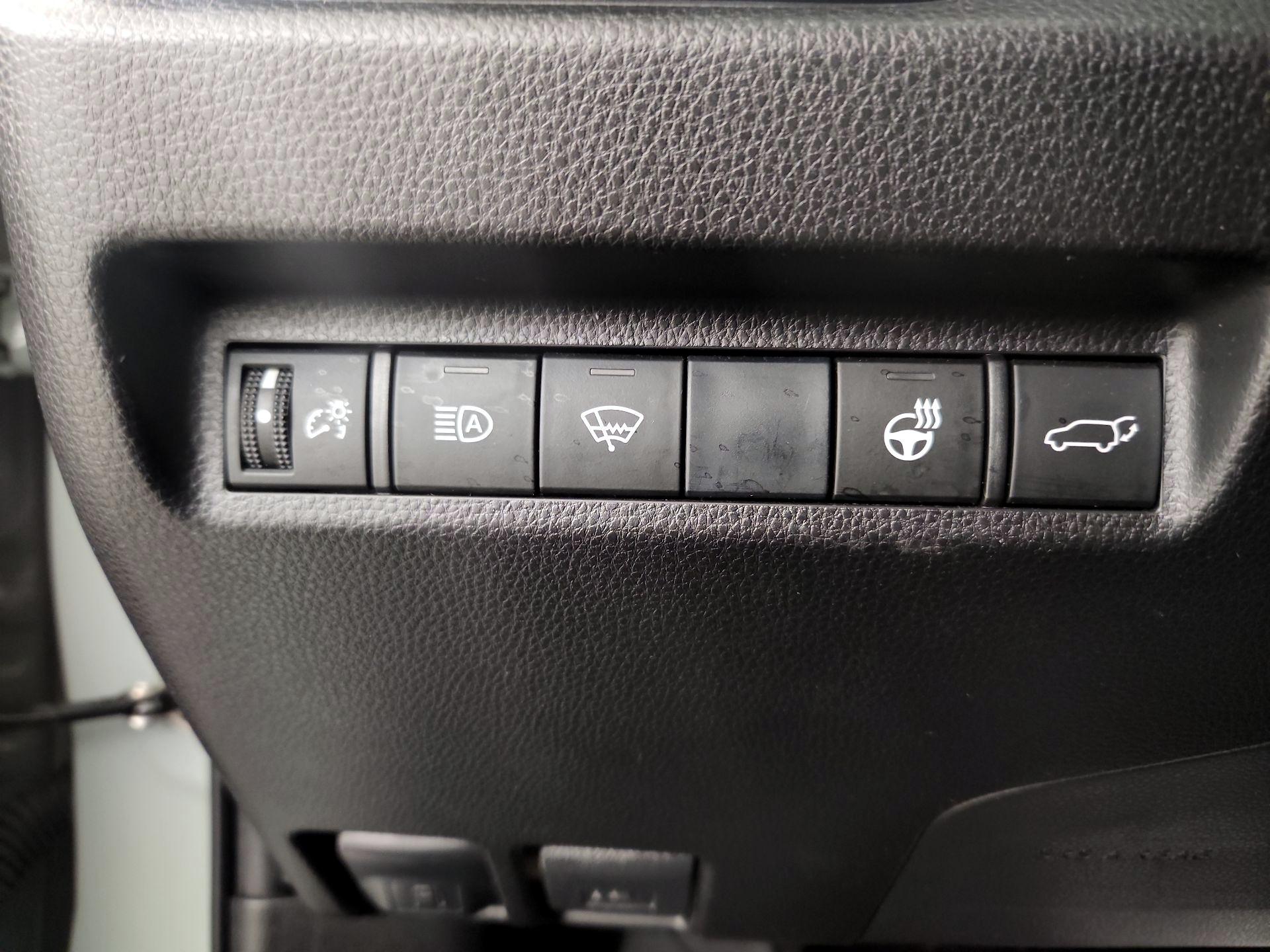 Thumbnail: 2019 Toyota RAV4 - 13