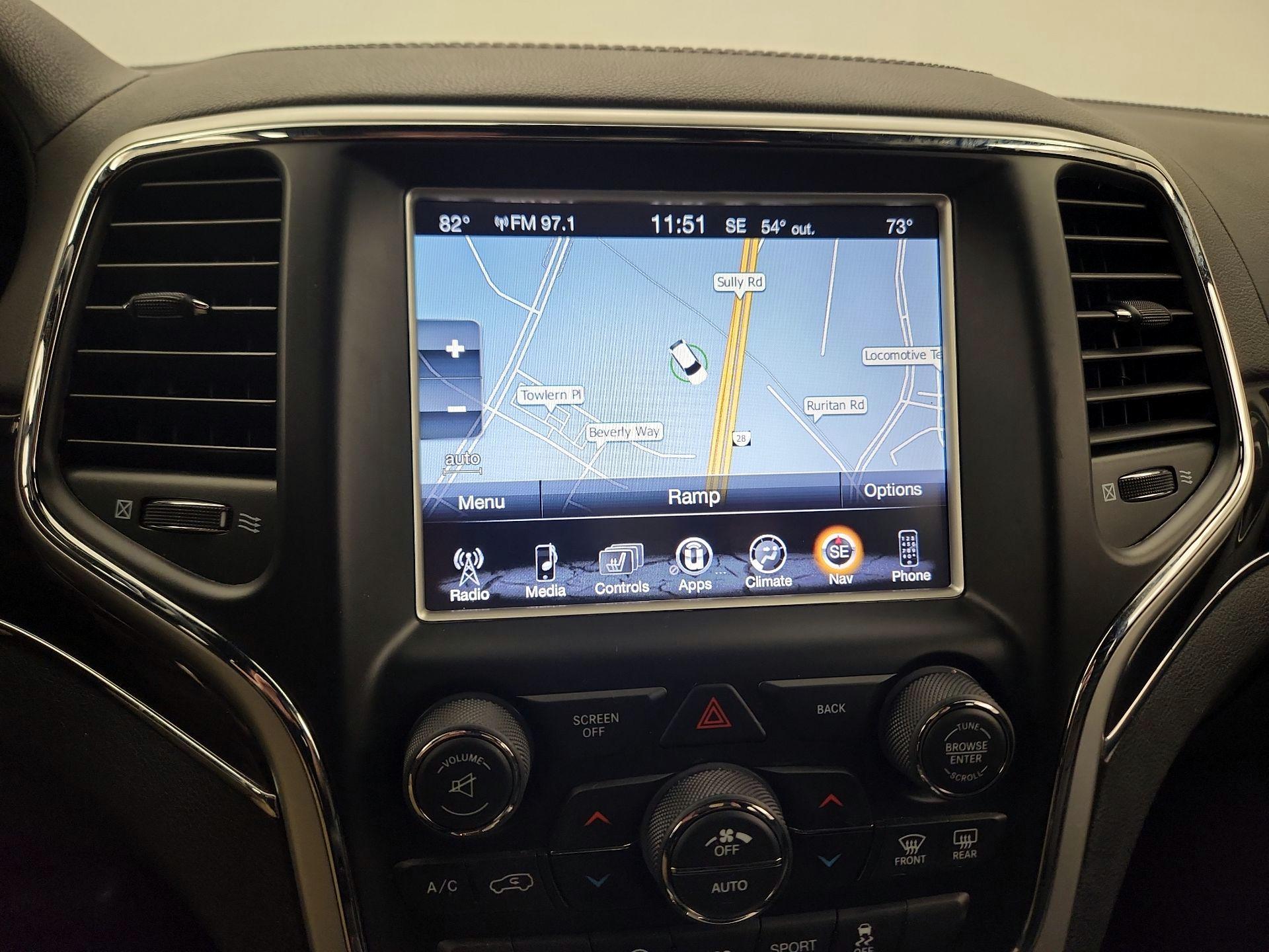 Thumbnail: 2016 Jeep Grand Cherokee - 14