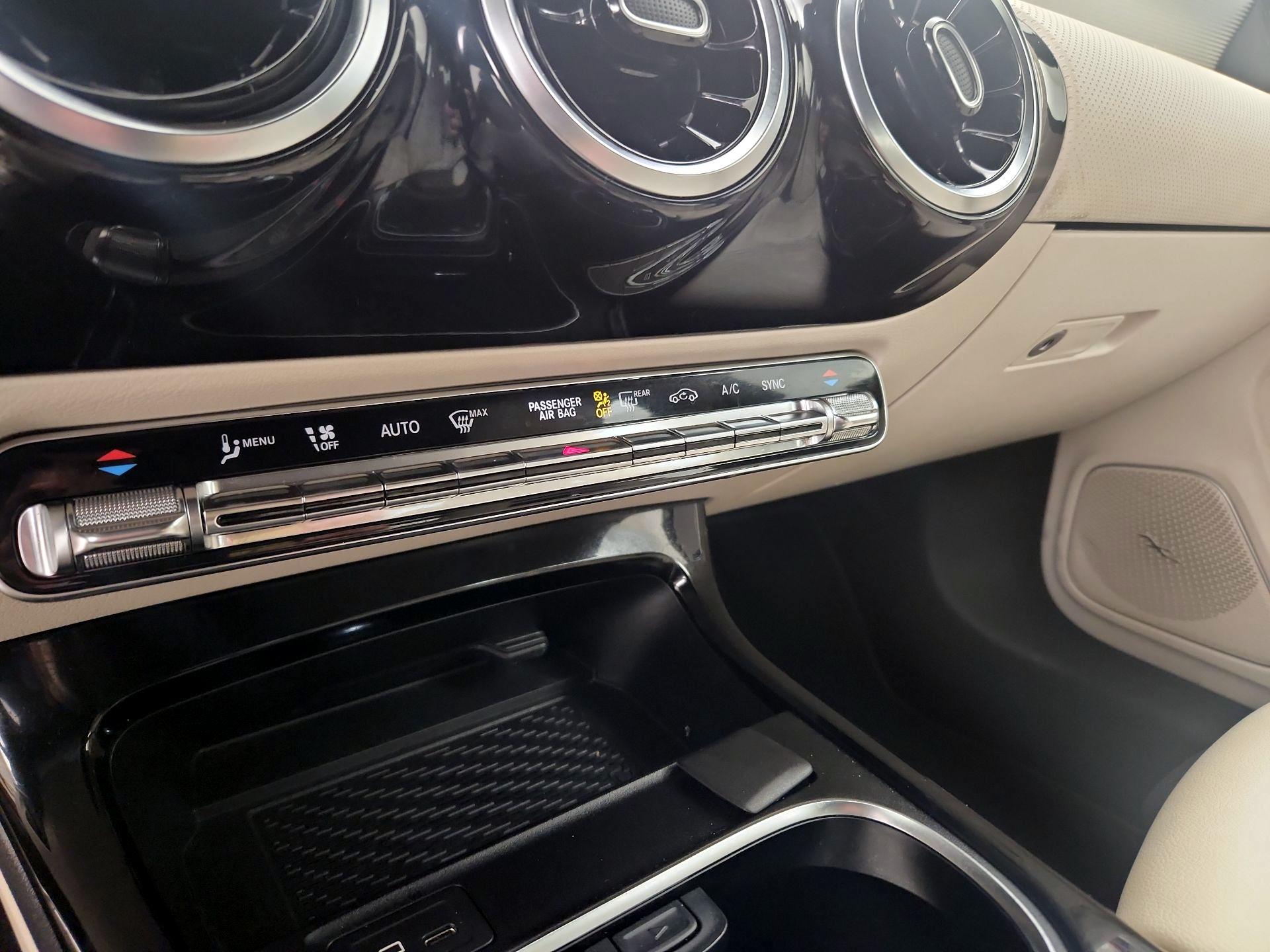 Thumbnail: 2020 Mercedes-Benz CLA - 16