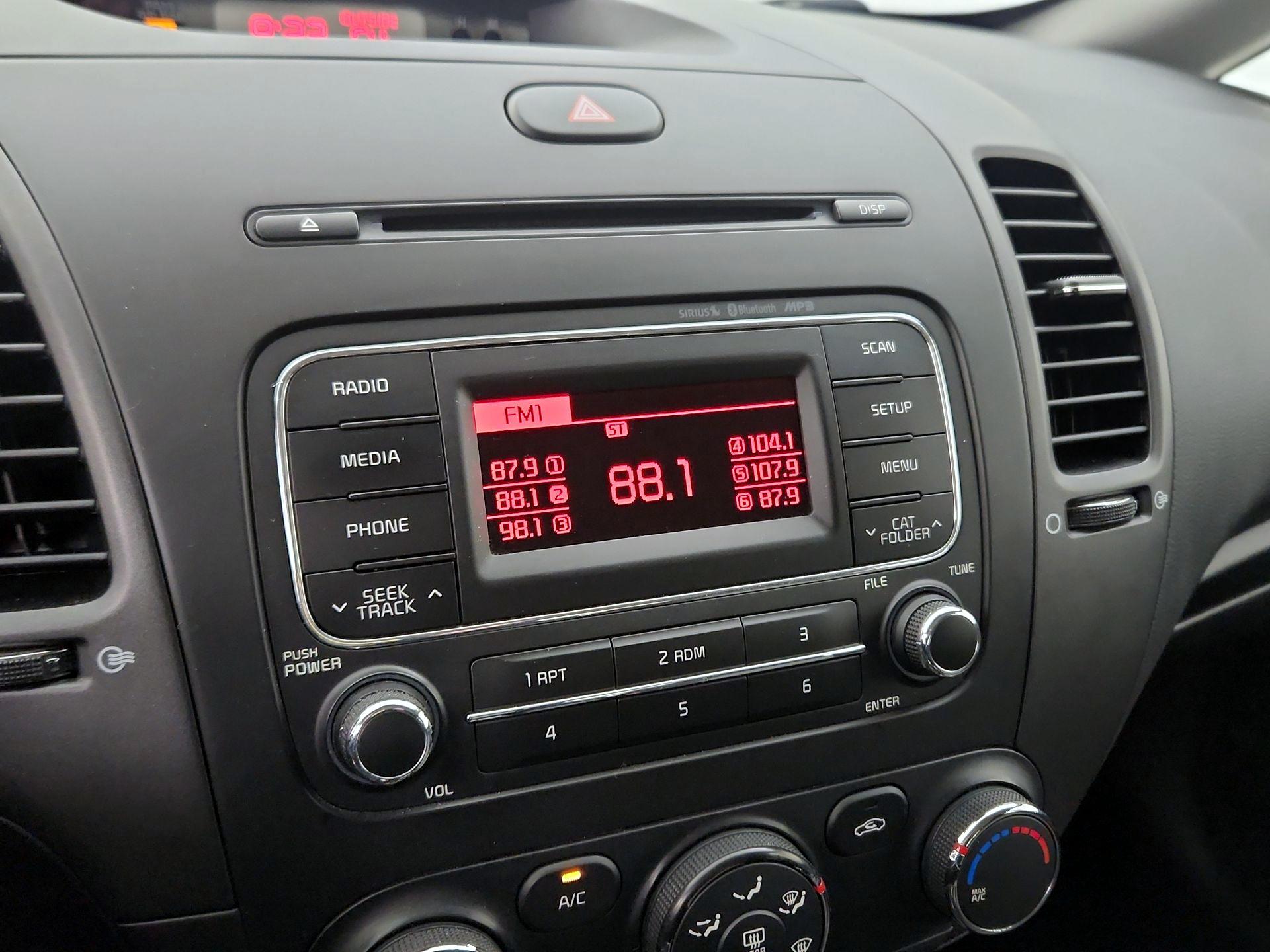 Thumbnail: 2016 Kia Forte - 14