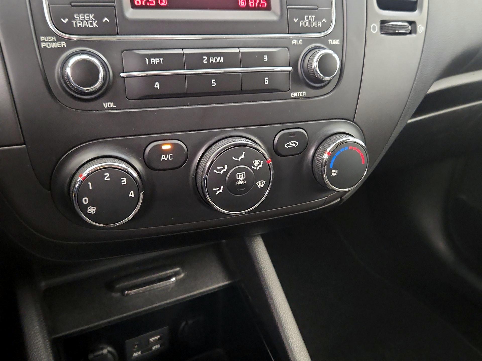 Thumbnail: 2016 Kia Forte - 15