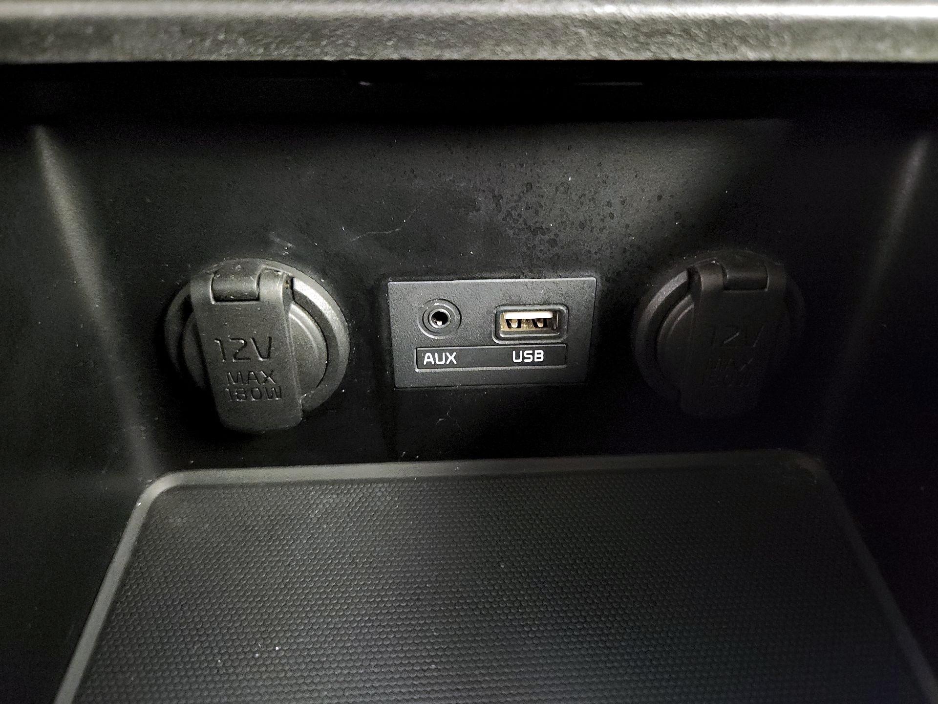 Thumbnail: 2016 Kia Forte - 17