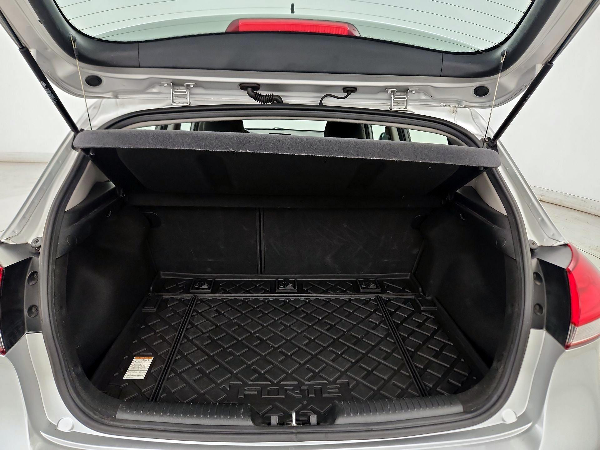 Thumbnail: 2016 Kia Forte - 19