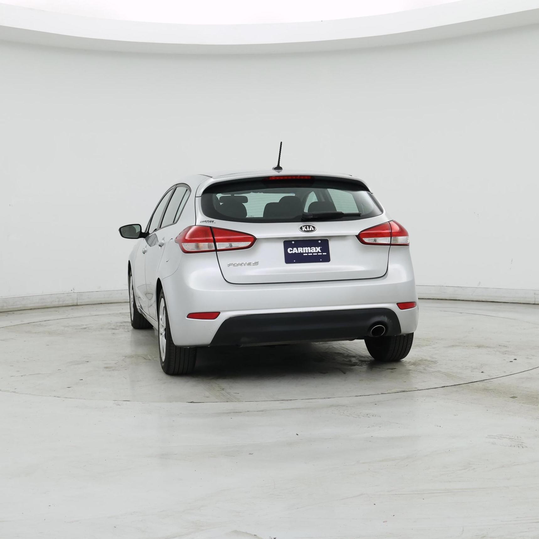 Thumbnail: 2016 Kia Forte - 6