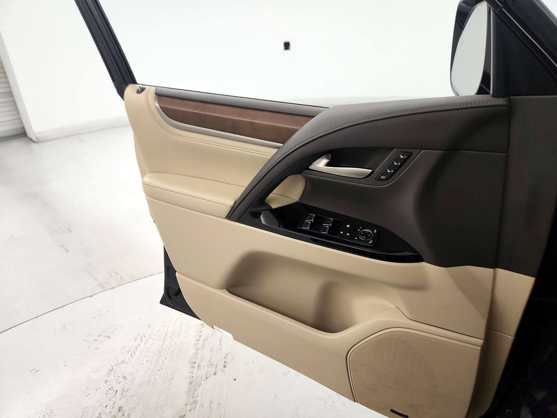 Thumbnail: 2017 Lexus LX - 12