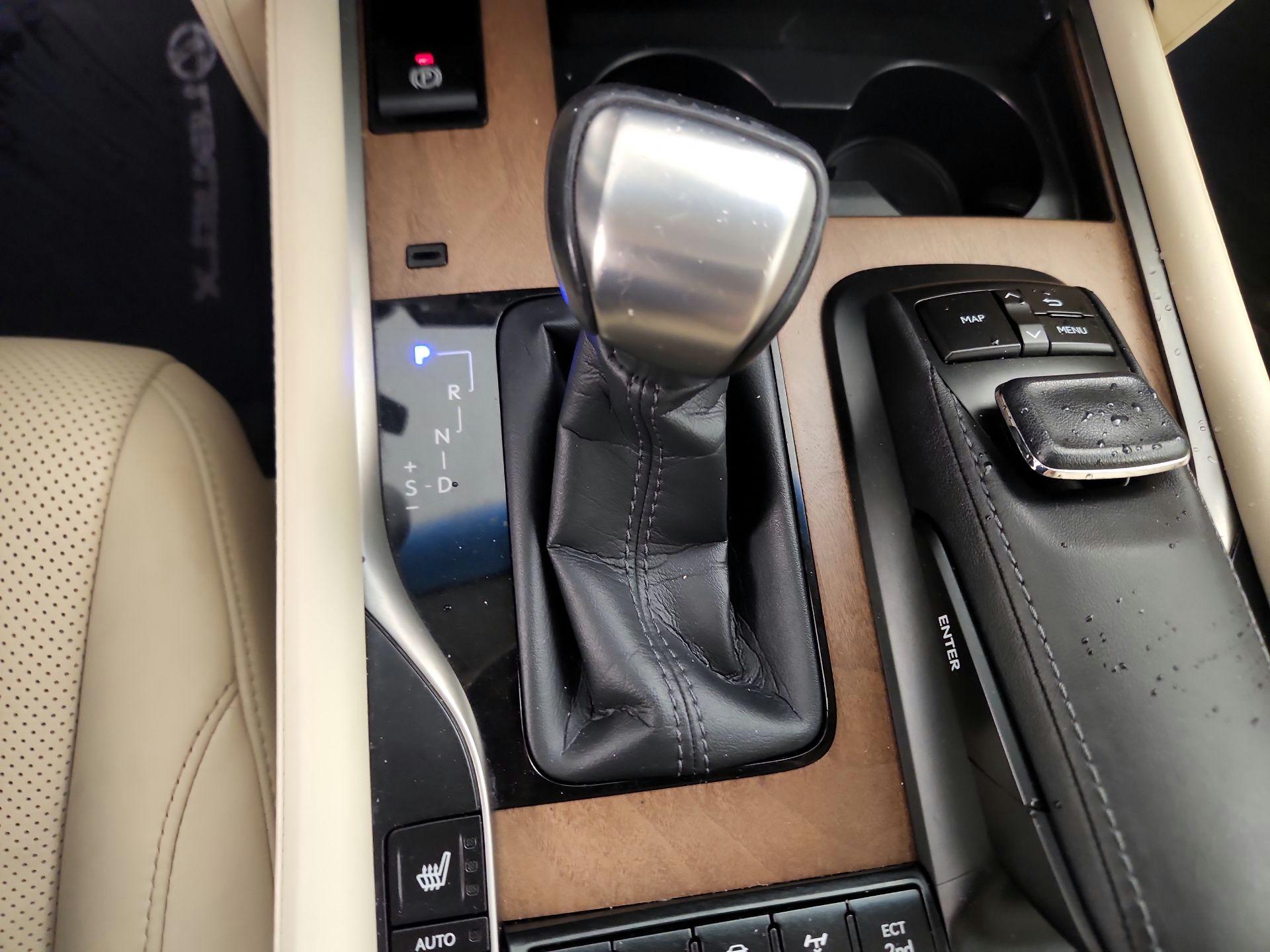 Thumbnail: 2017 Lexus LX - 17