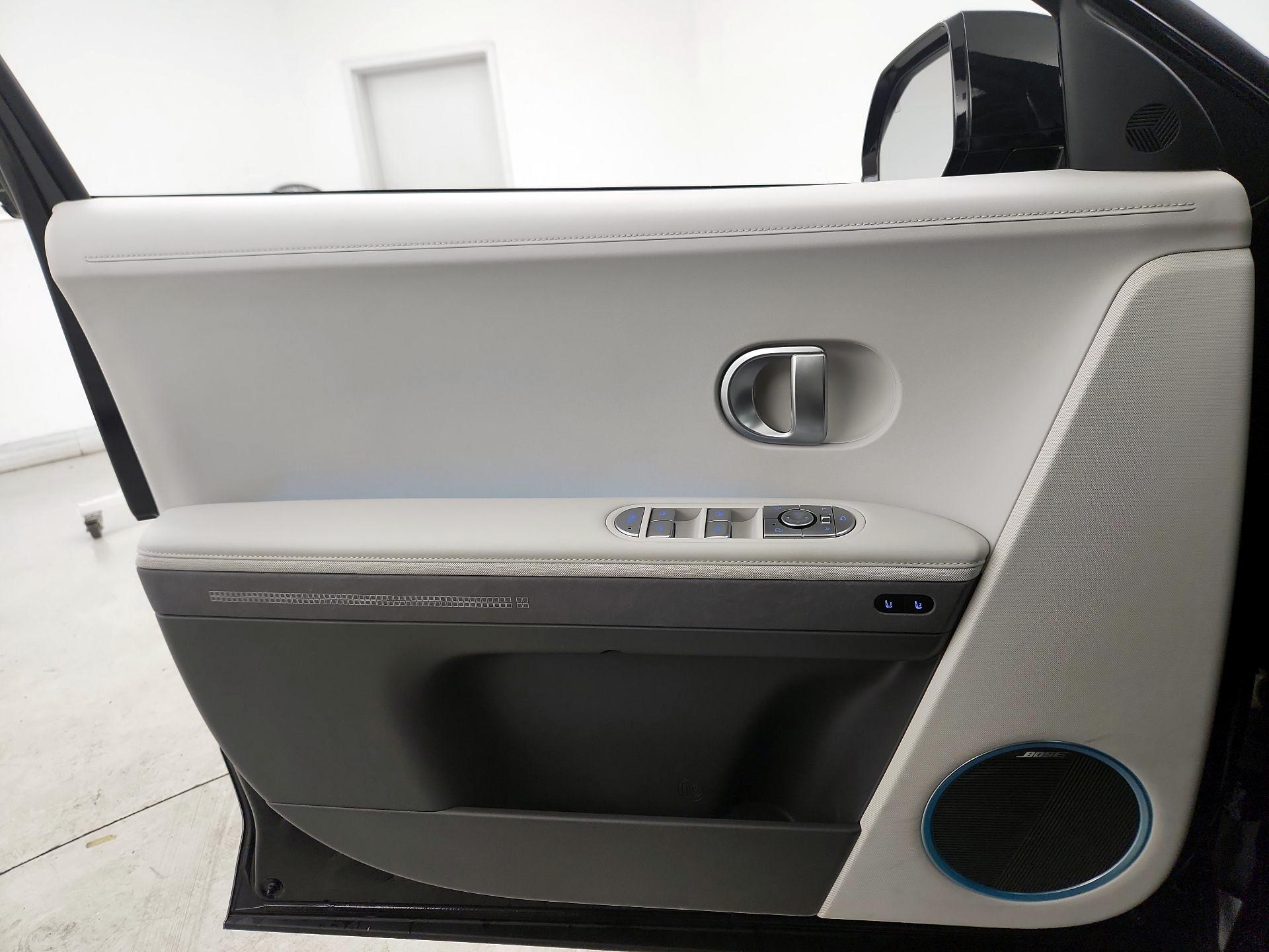 Thumbnail: 2023 Hyundai Ioniq 5 - 12