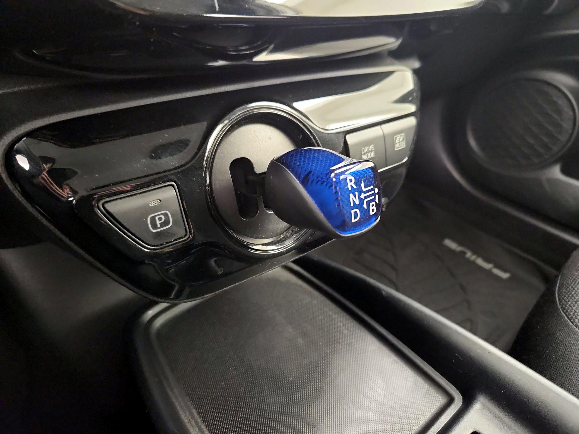 Thumbnail: 2019 Toyota Prius - 17