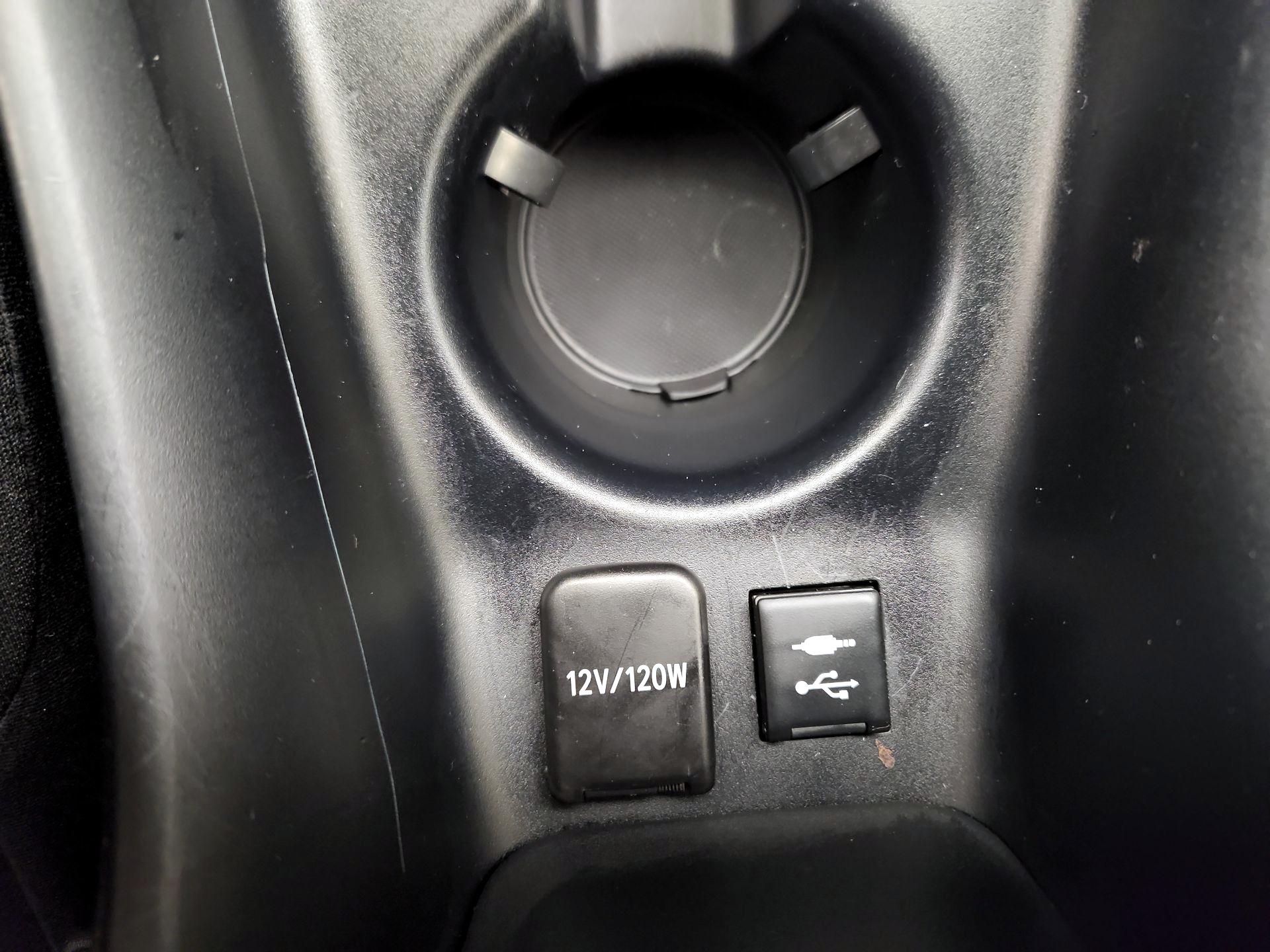 Thumbnail: 2019 Toyota Prius - 18