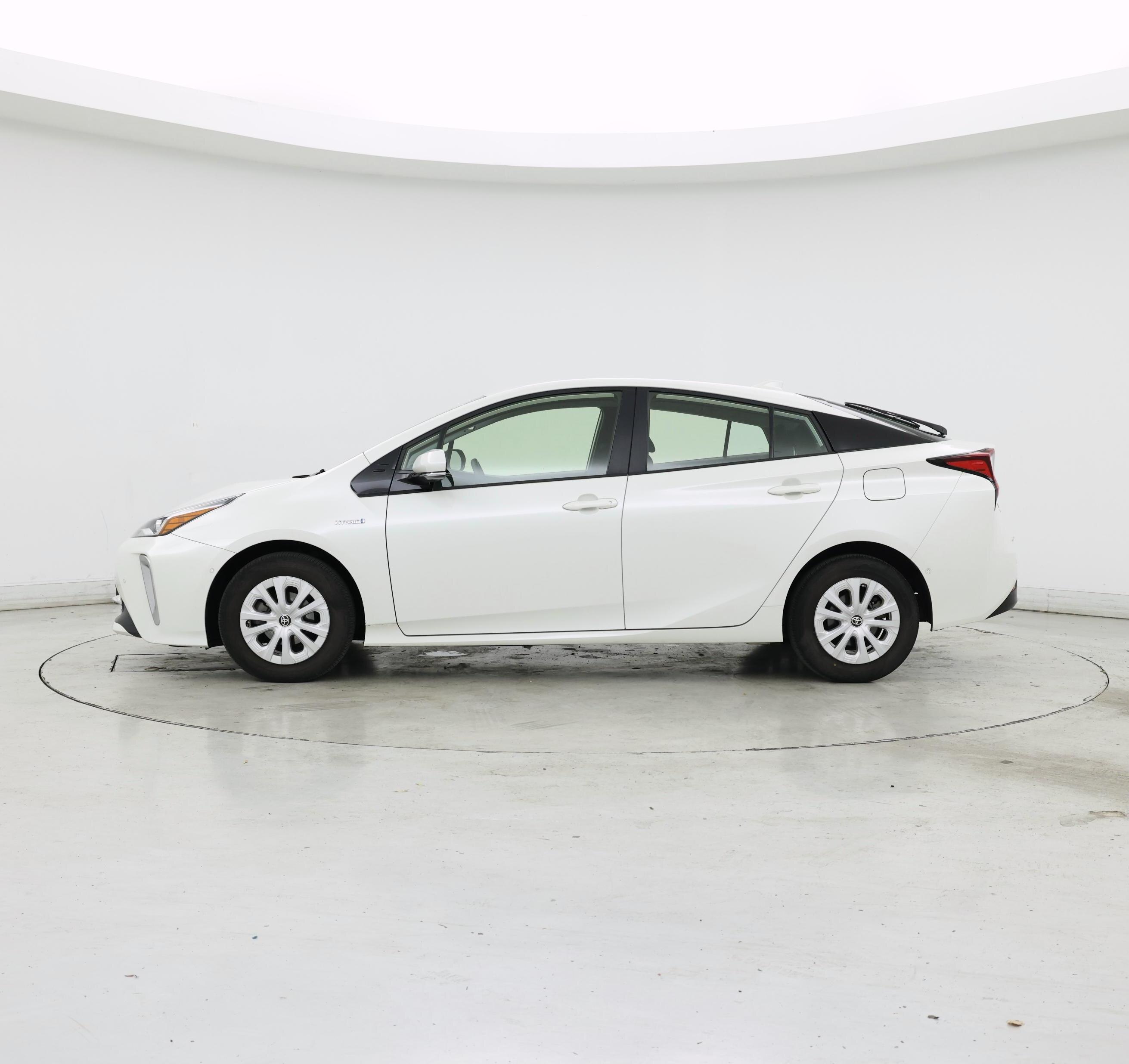 Thumbnail: 2019 Toyota Prius - 3