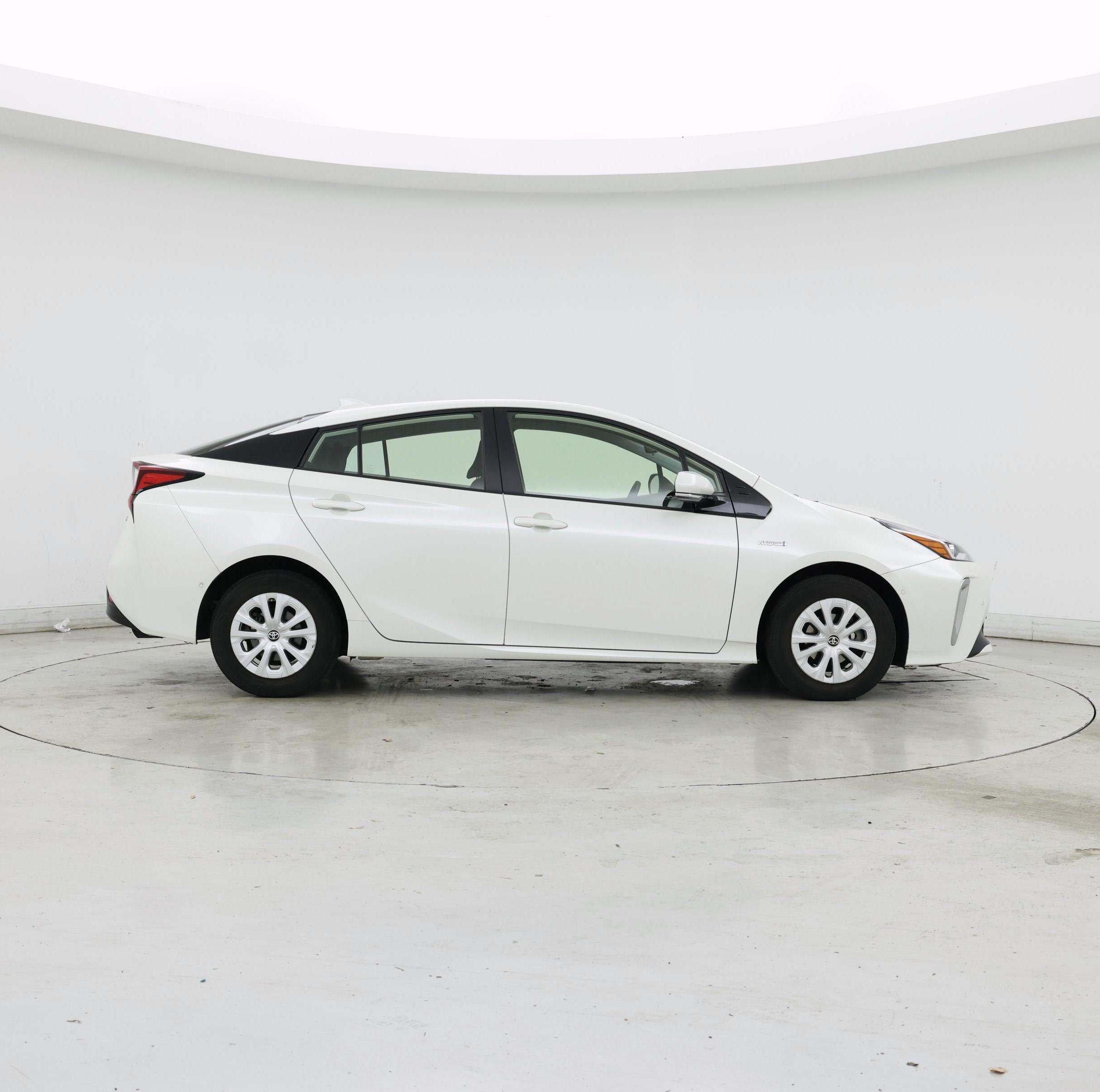 Thumbnail: 2019 Toyota Prius - 7