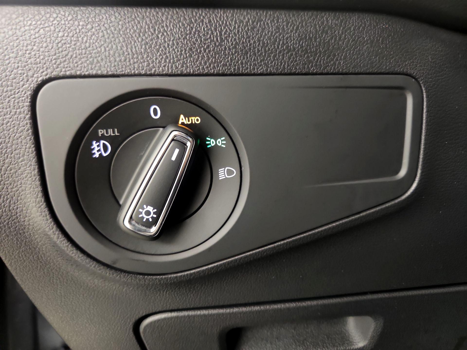 Thumbnail: 2021 Volkswagen Tiguan - 13