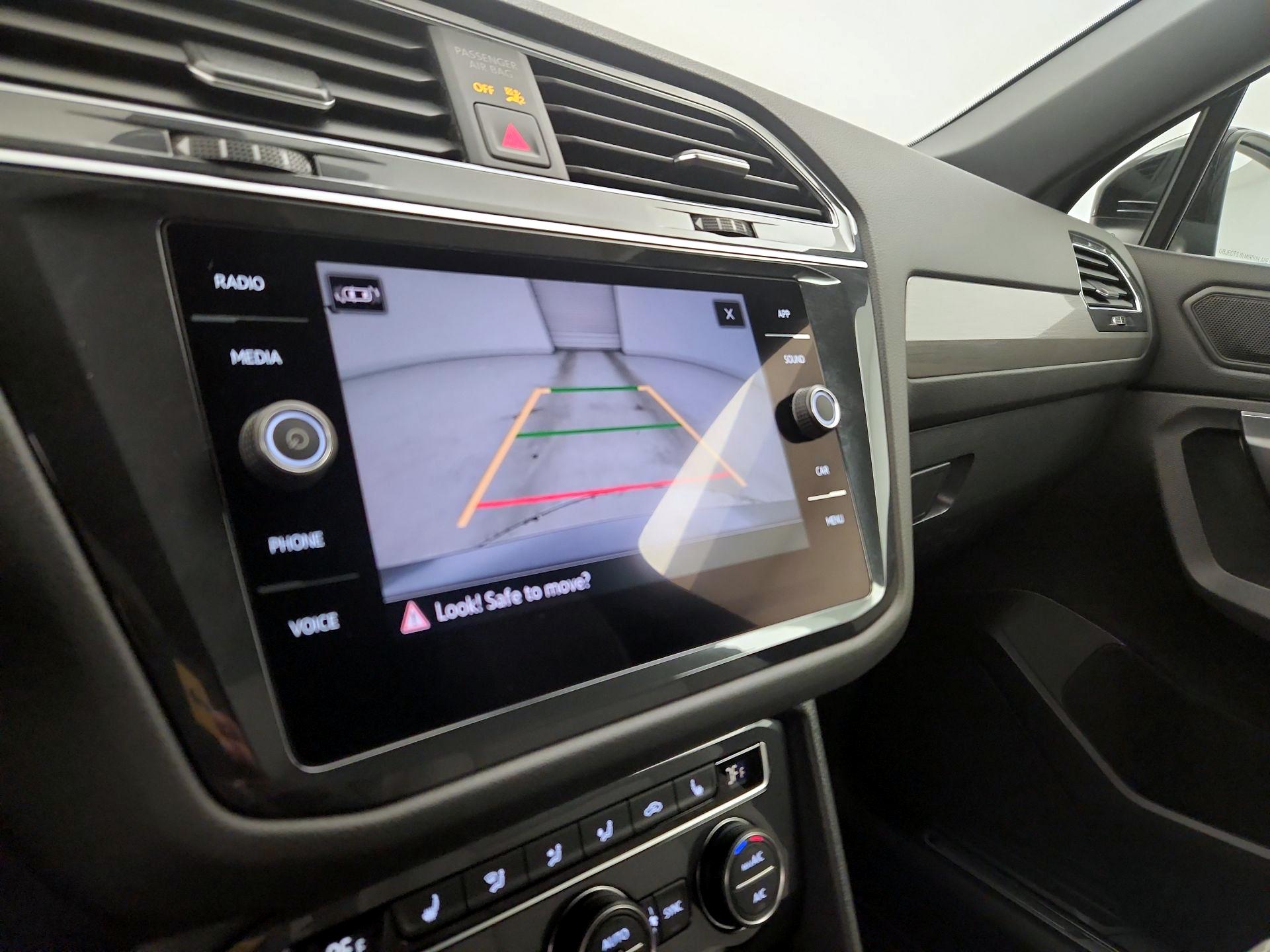 Thumbnail: 2021 Volkswagen Tiguan - 14