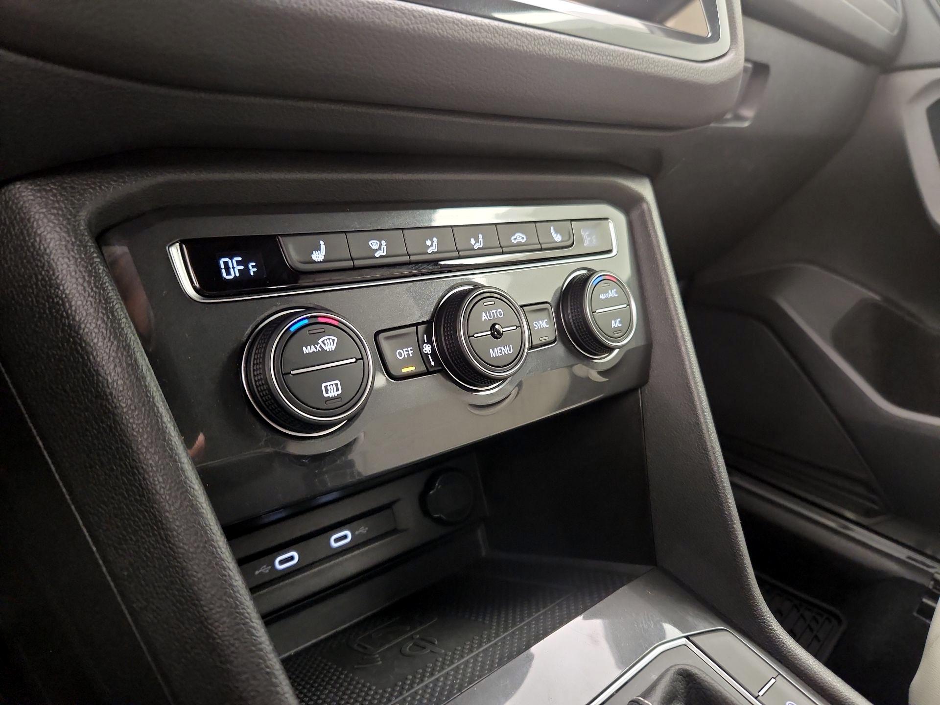 Thumbnail: 2021 Volkswagen Tiguan - 16