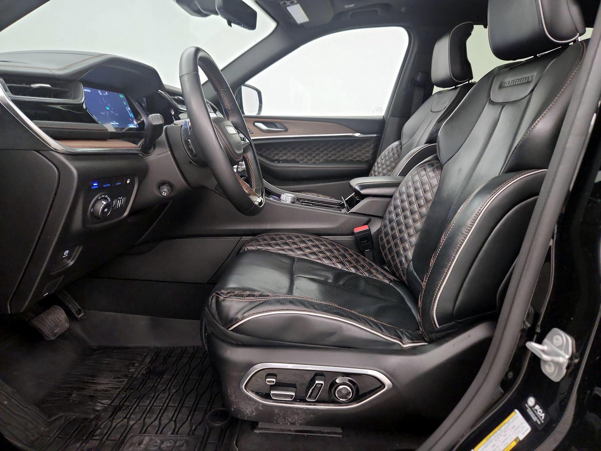 Thumbnail: 2022 Jeep Grand Cherokee - 11