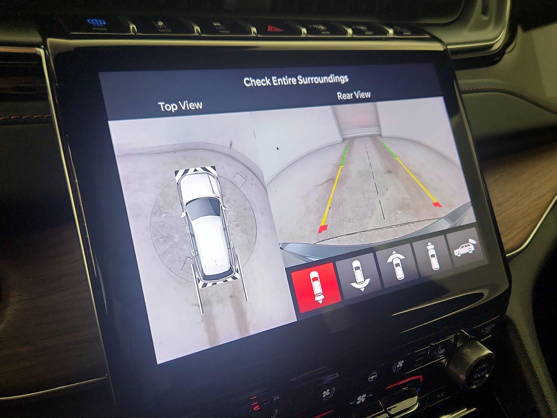 Thumbnail: 2022 Jeep Grand Cherokee - 15