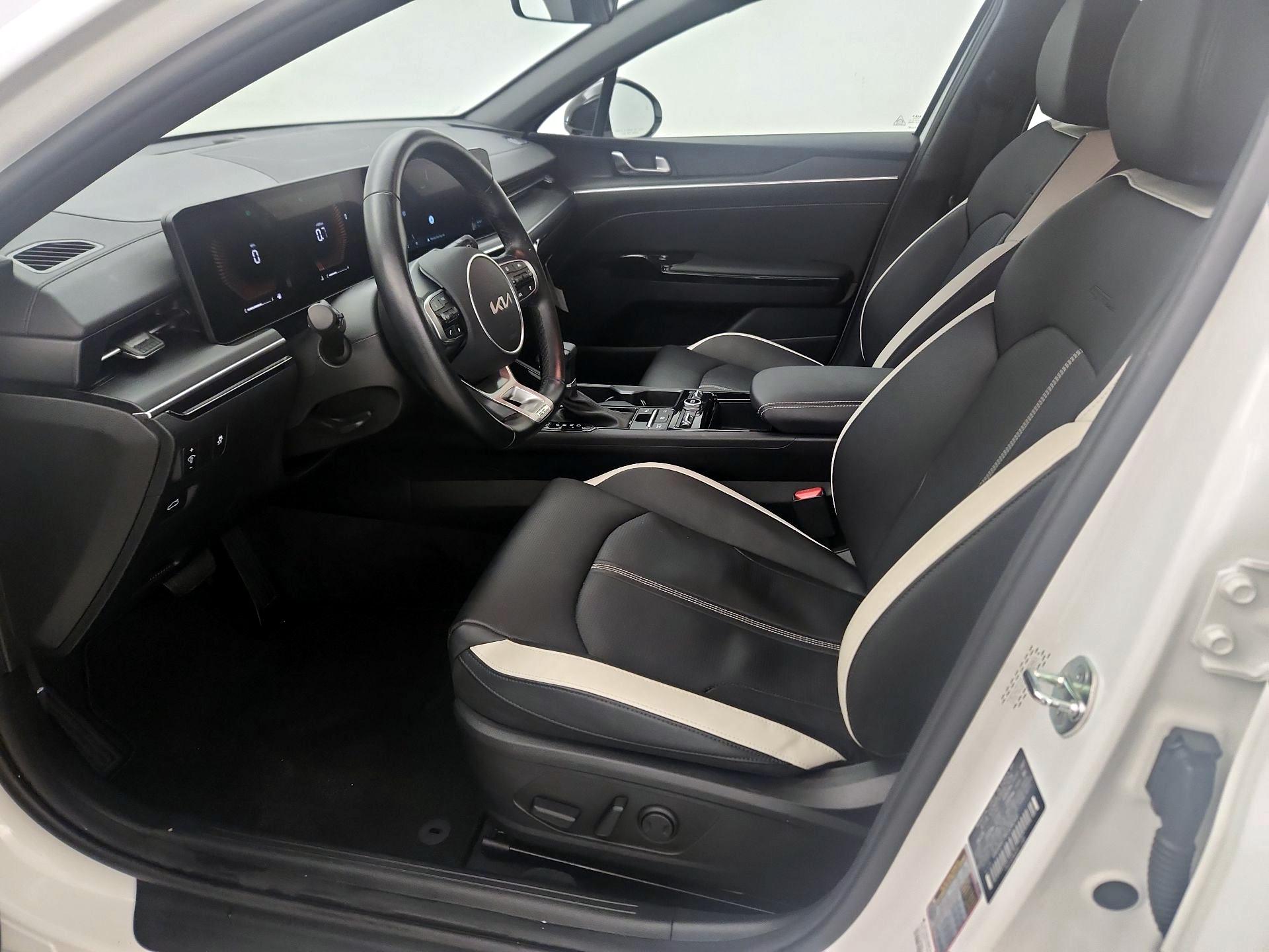 Thumbnail: 2025 Kia K5 - 11