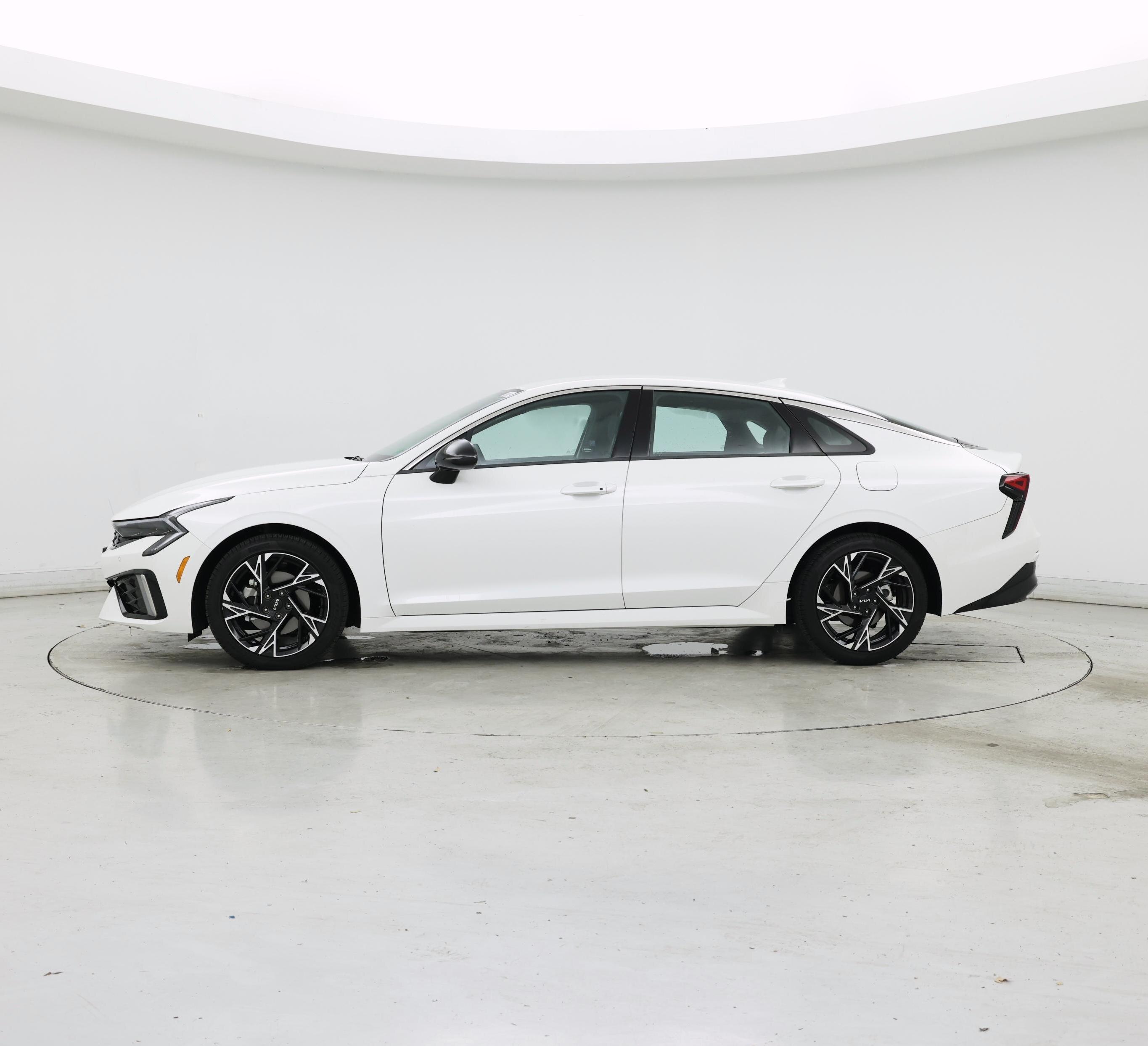 Thumbnail: 2025 Kia K5 - 3